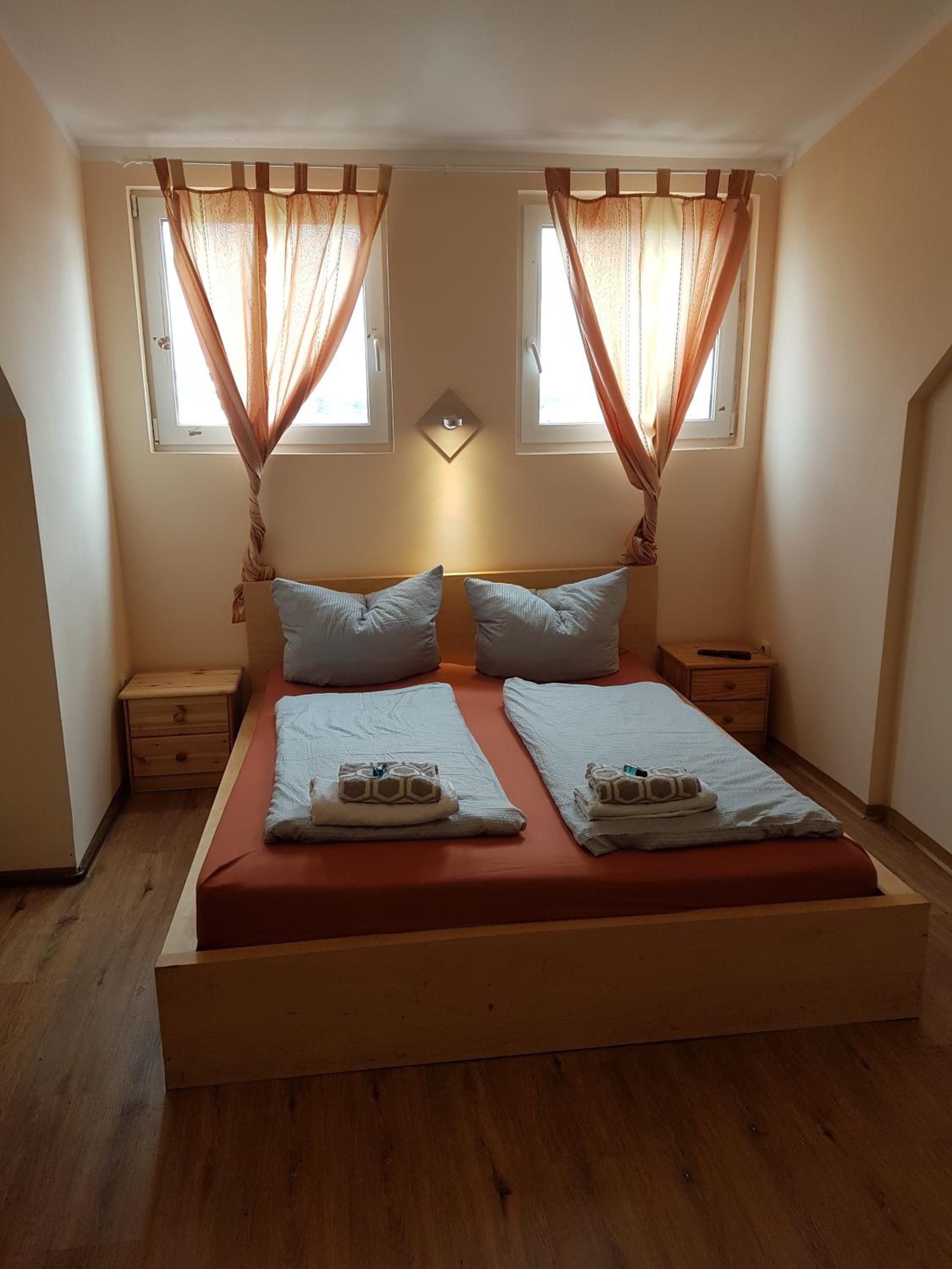 Double Room - Photo 6