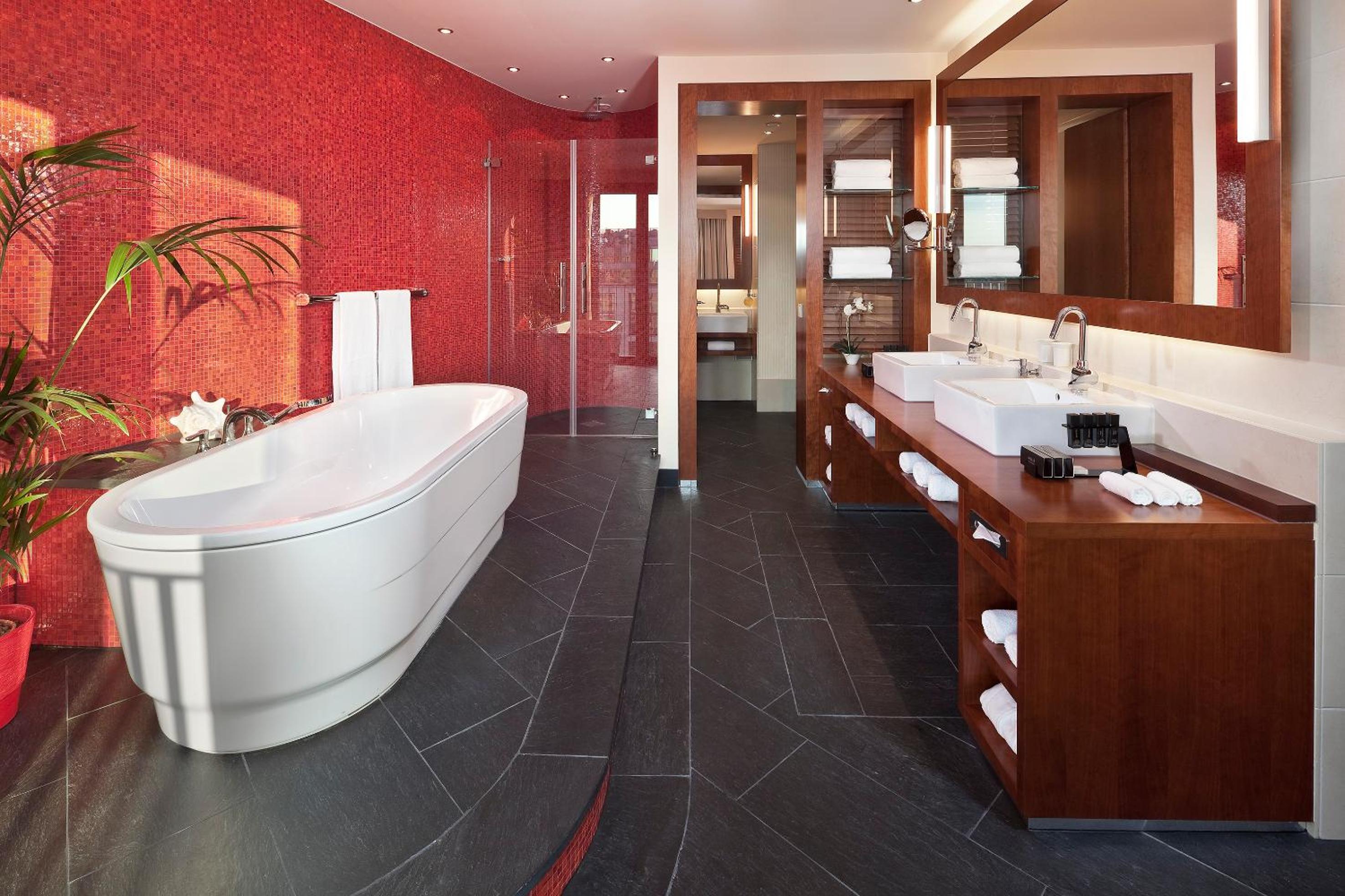 The Level Panoramic Suite with Executive Lounge Access - Photo 3