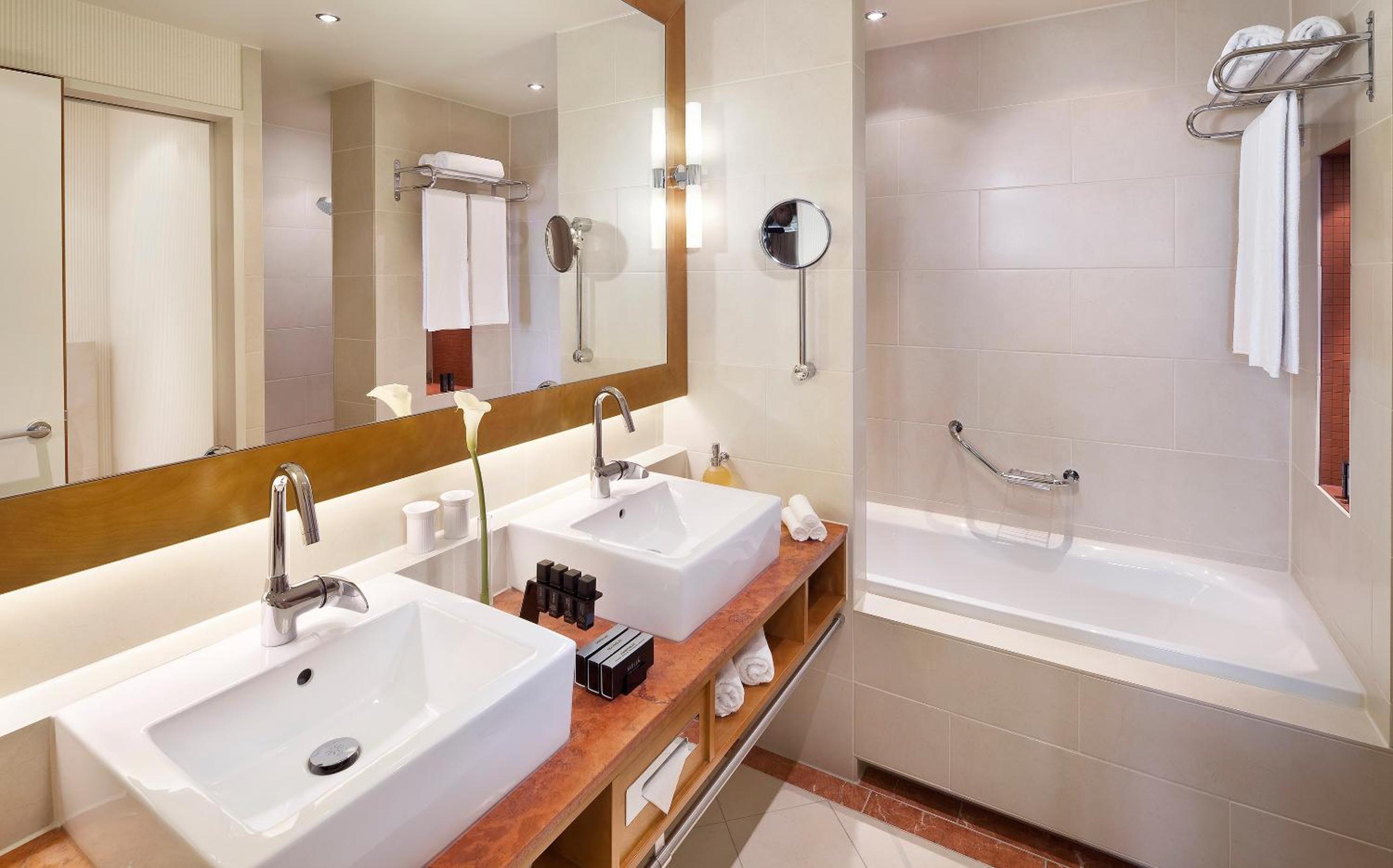 The Level Grand Suite with Executive Lounge Access - Photo 2