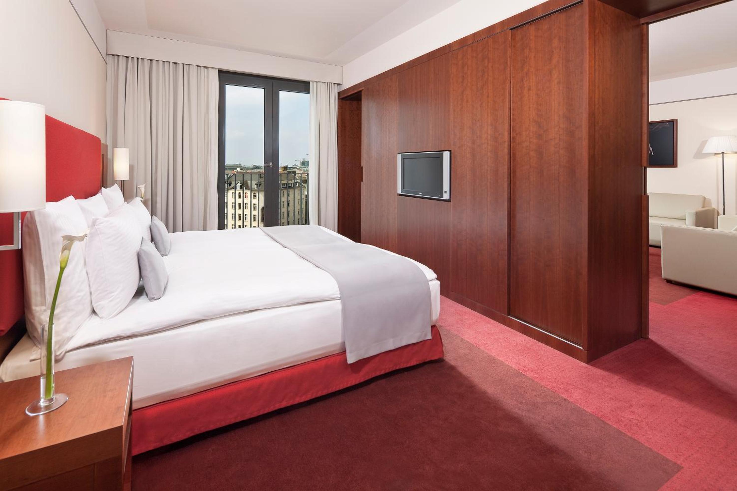 The Level Grand Suite with Executive Lounge Access - Photo 1