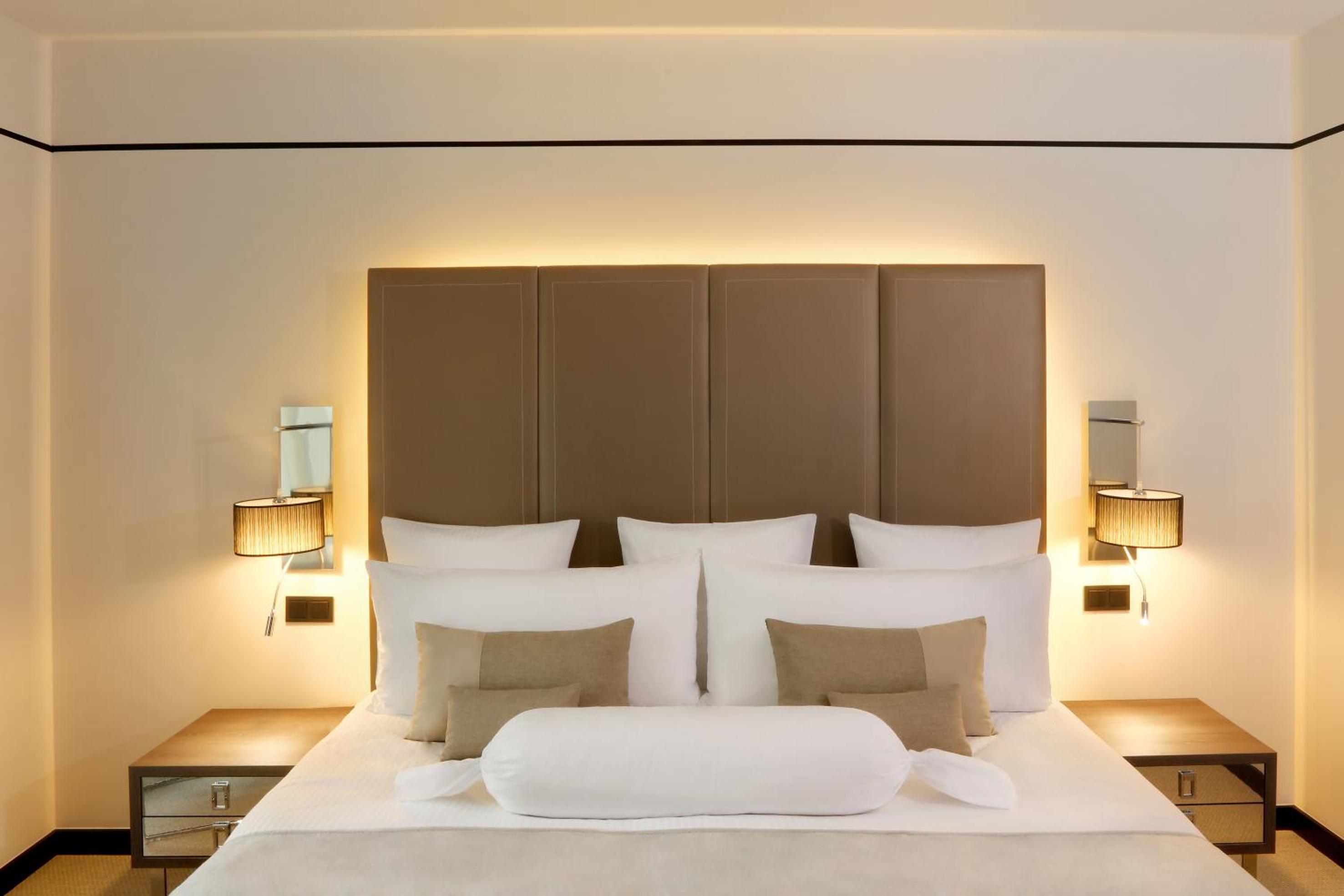 The Level Room with Executive Lounge Access - Photo 4