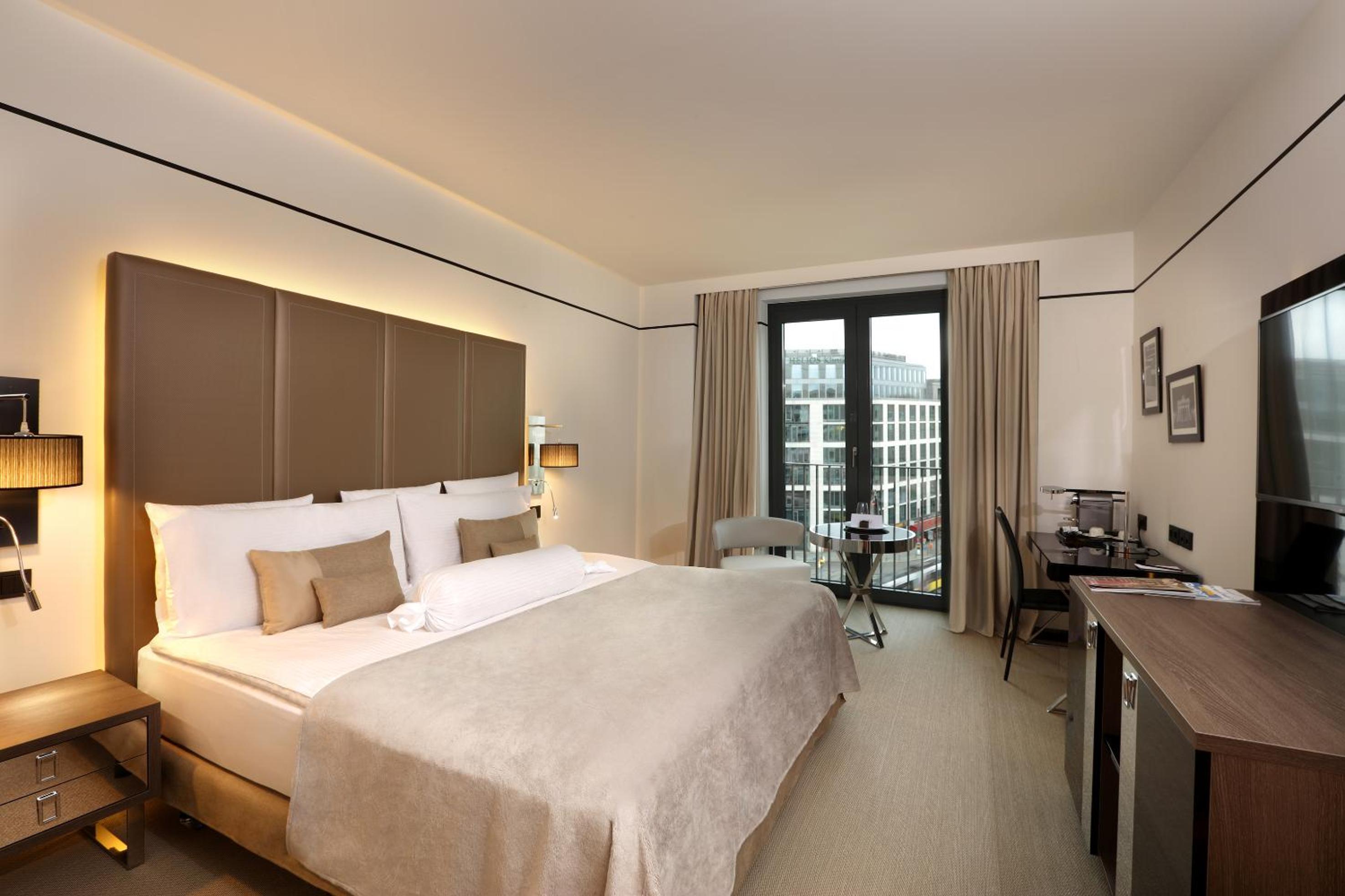 The Level Room with Executive Lounge Access - Photo 1