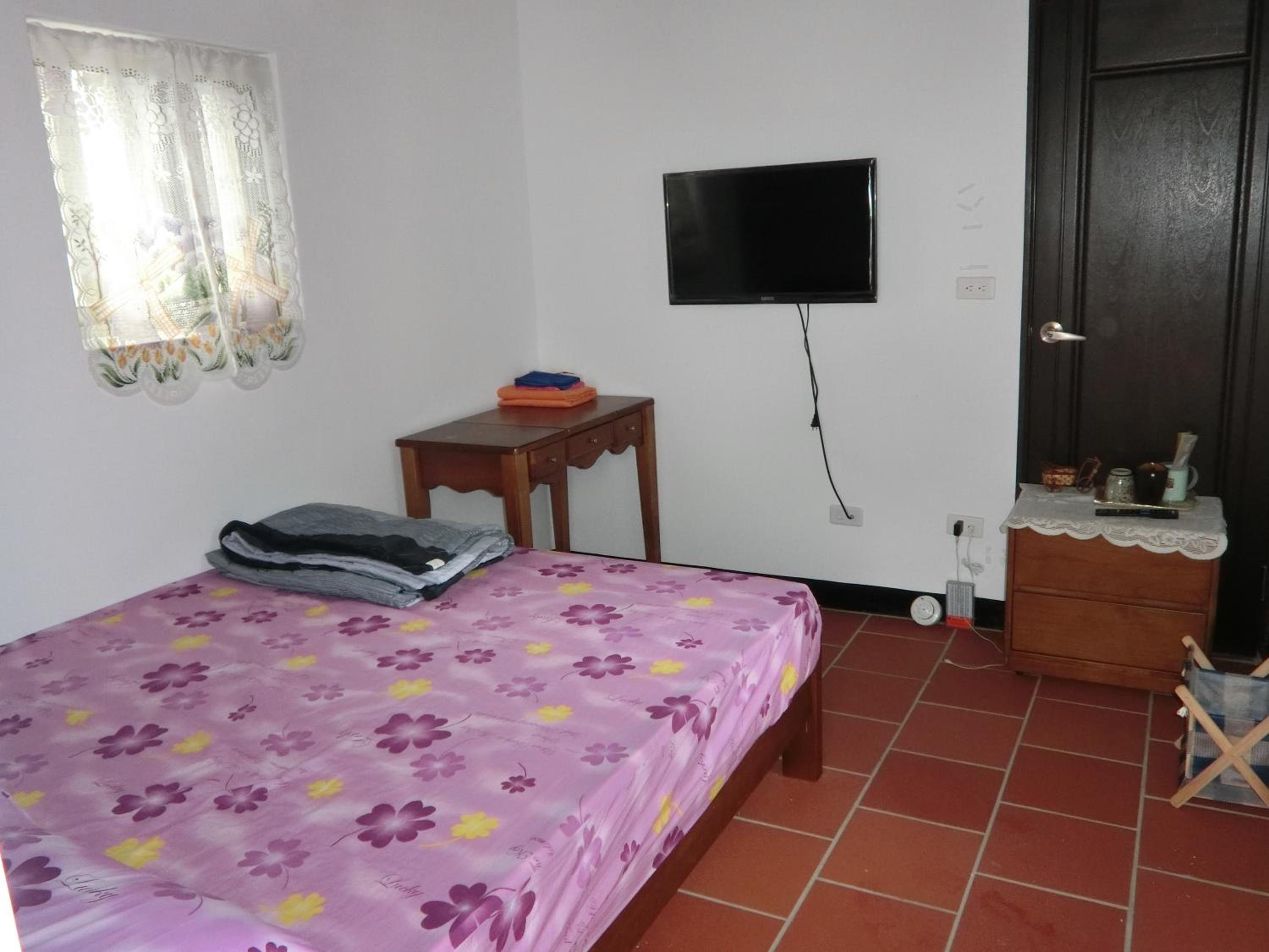 Standard Double Room with Shared Bathroom photo 2