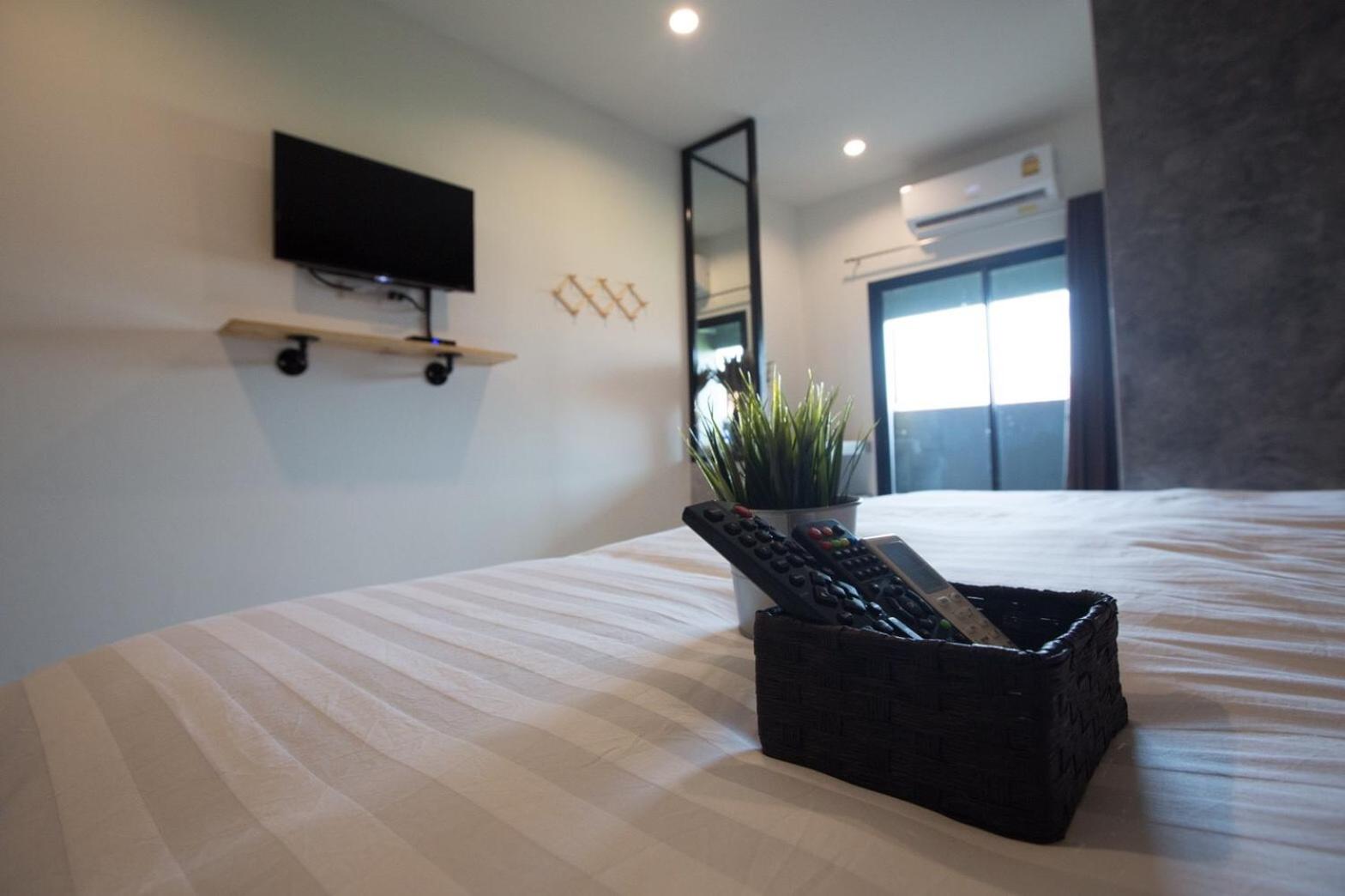 Deluxe Double Room with Balcony photo 3