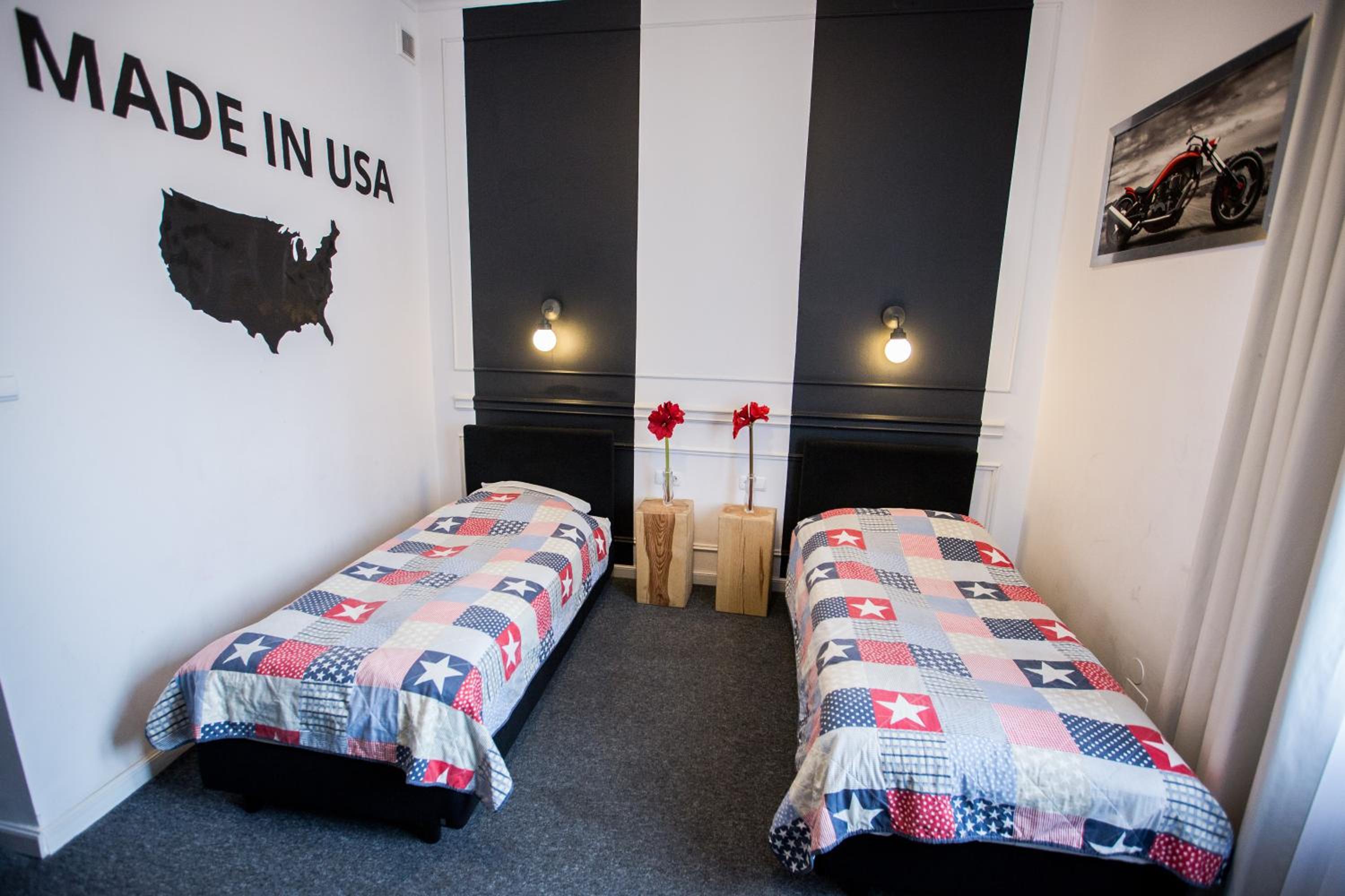 Twin Room - Photo 1