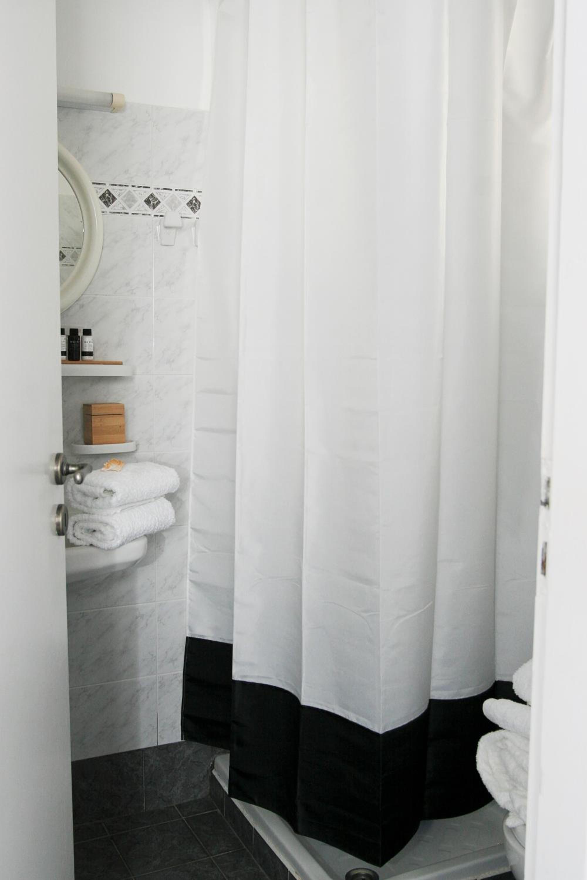 Budget Double Room photo 3