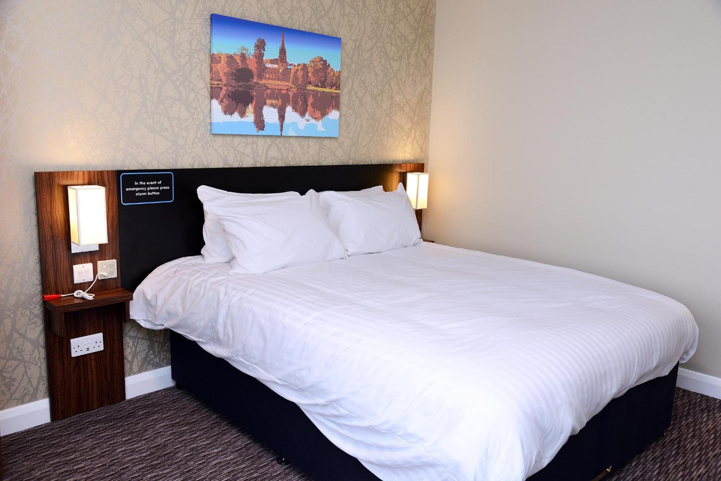 Twin Room - Disability Access photo 3