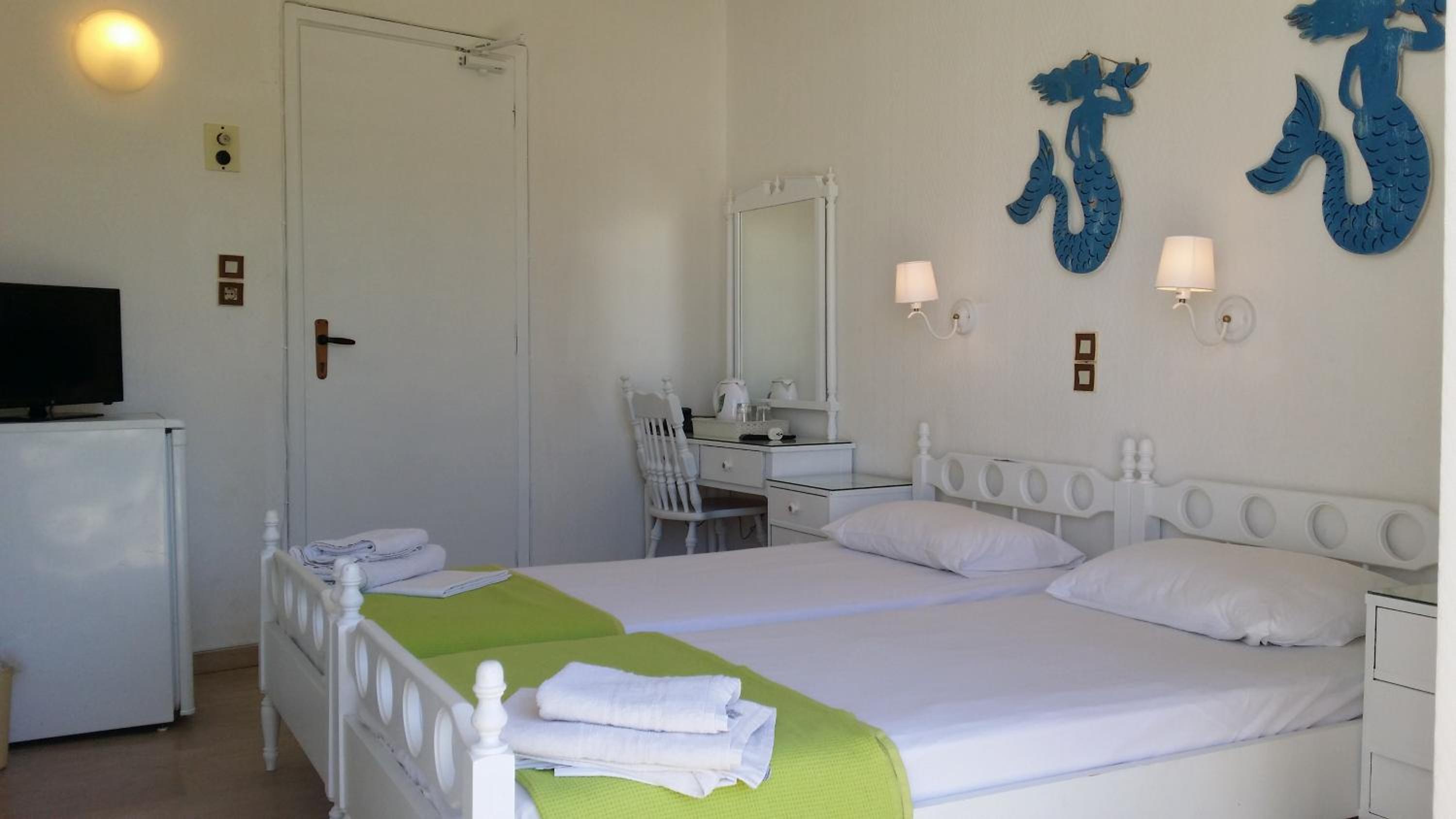Double or Twin Room - Photo 11