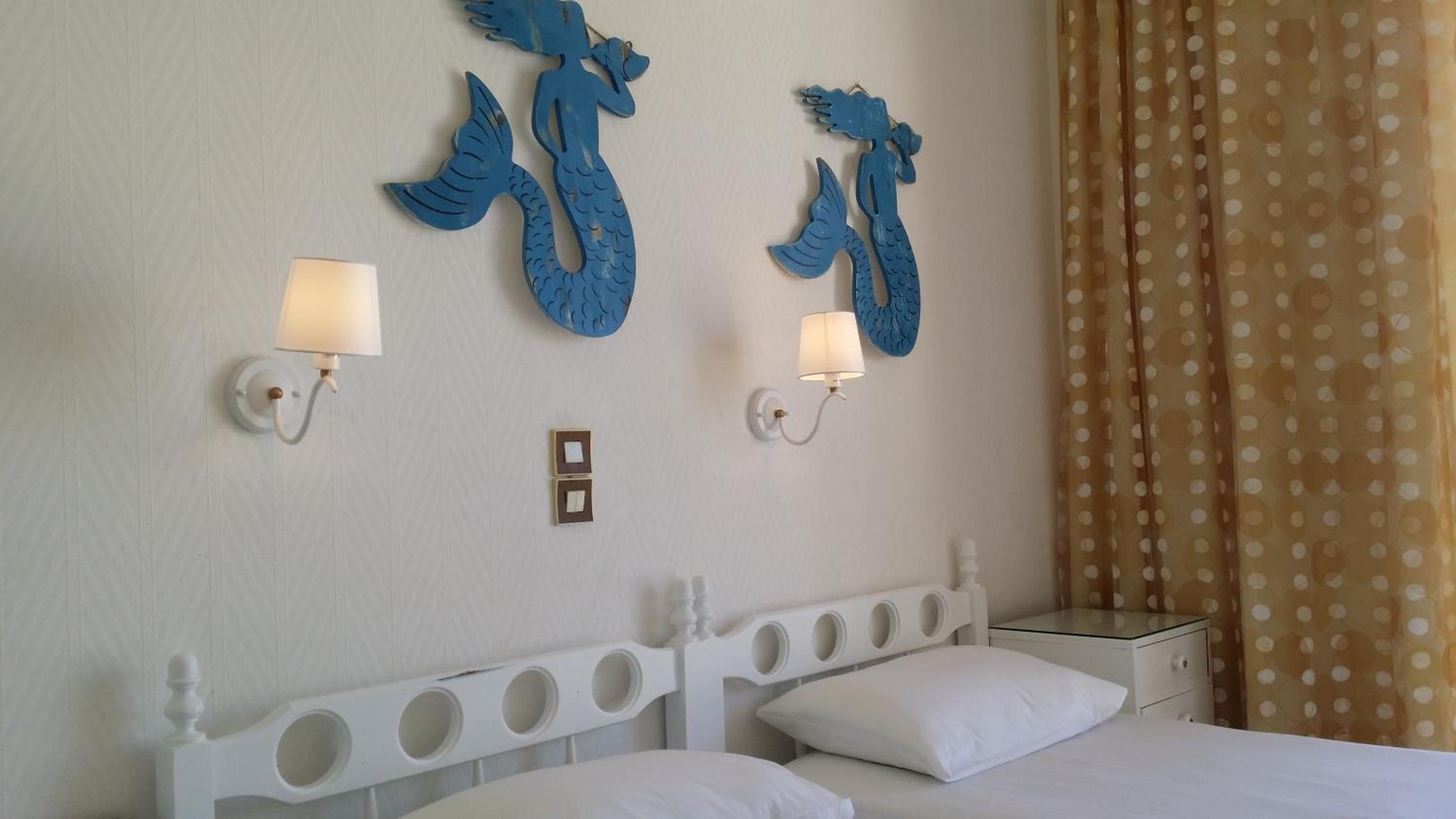 Double or Twin Room - Photo 9