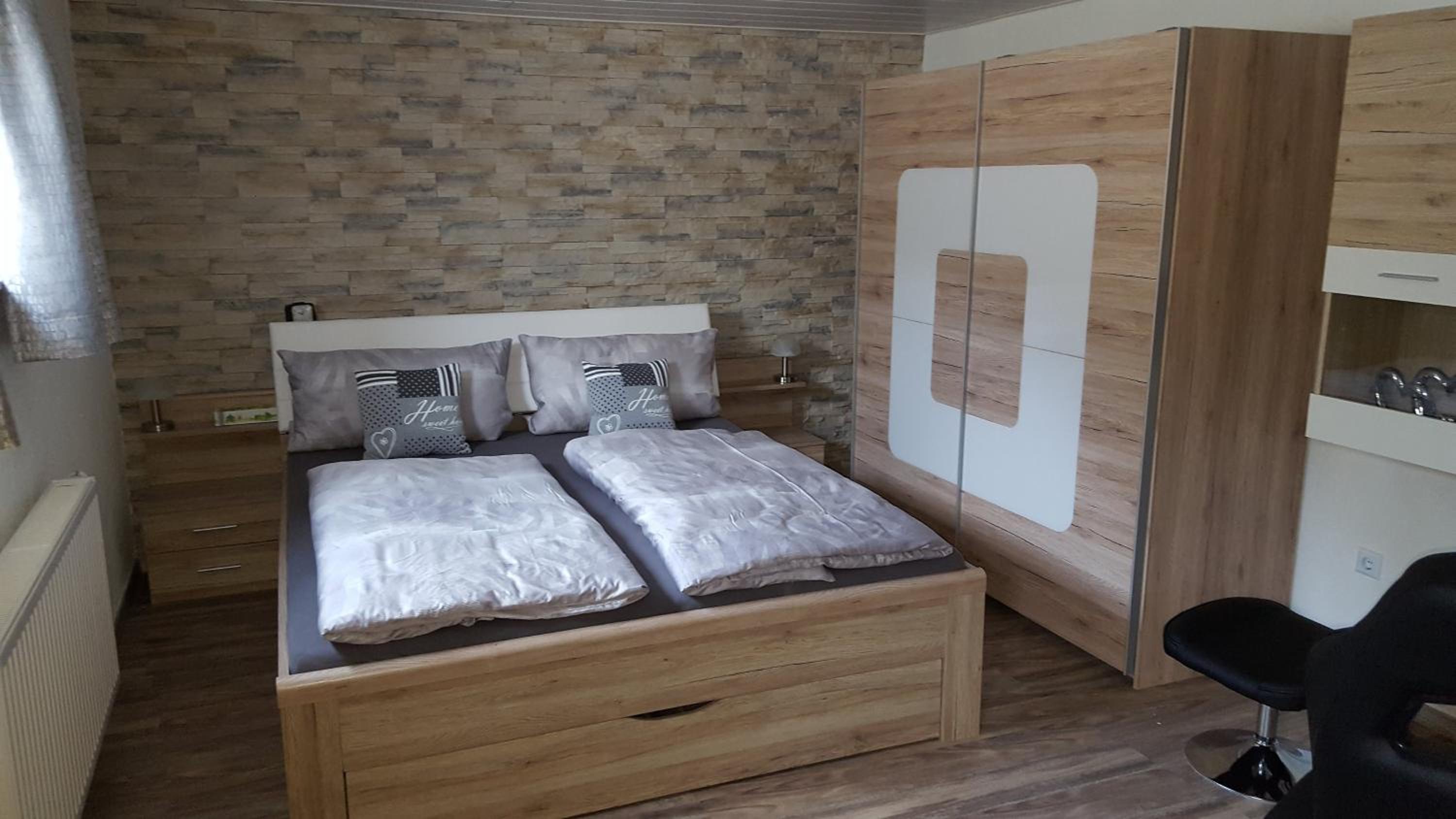 Einlieger-Apartmentzimmer (Wohn-, Schlaf. mit Kueche und Bad) im Tiefparterre photo 3