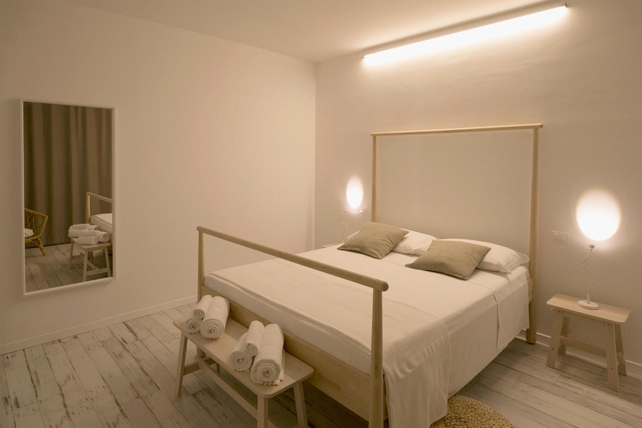Deluxe Two-Bedroom Apartment with Beach Club Access photo 2