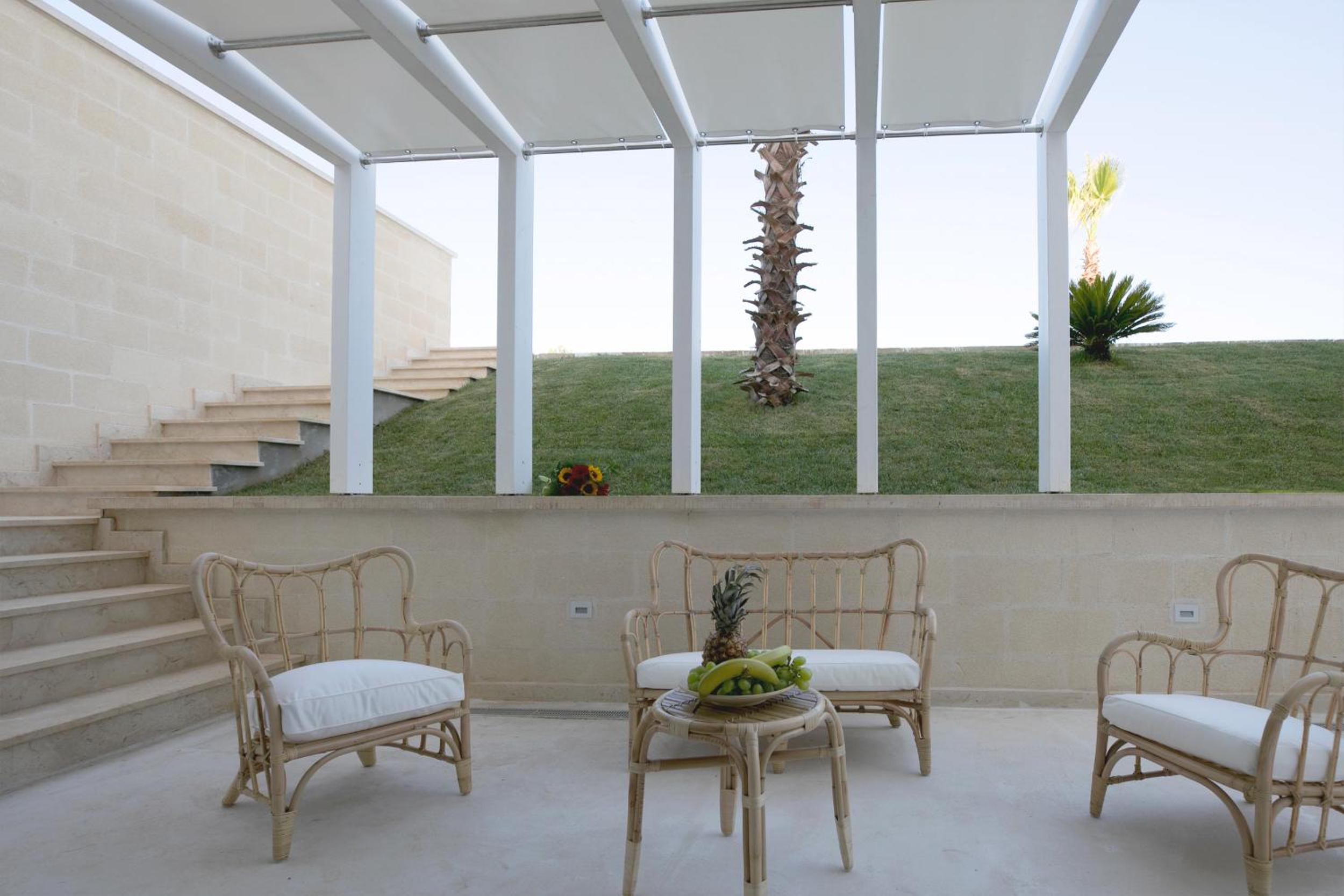 One-Bedroom Apartment with Garden View and Beach Club Access photo 3