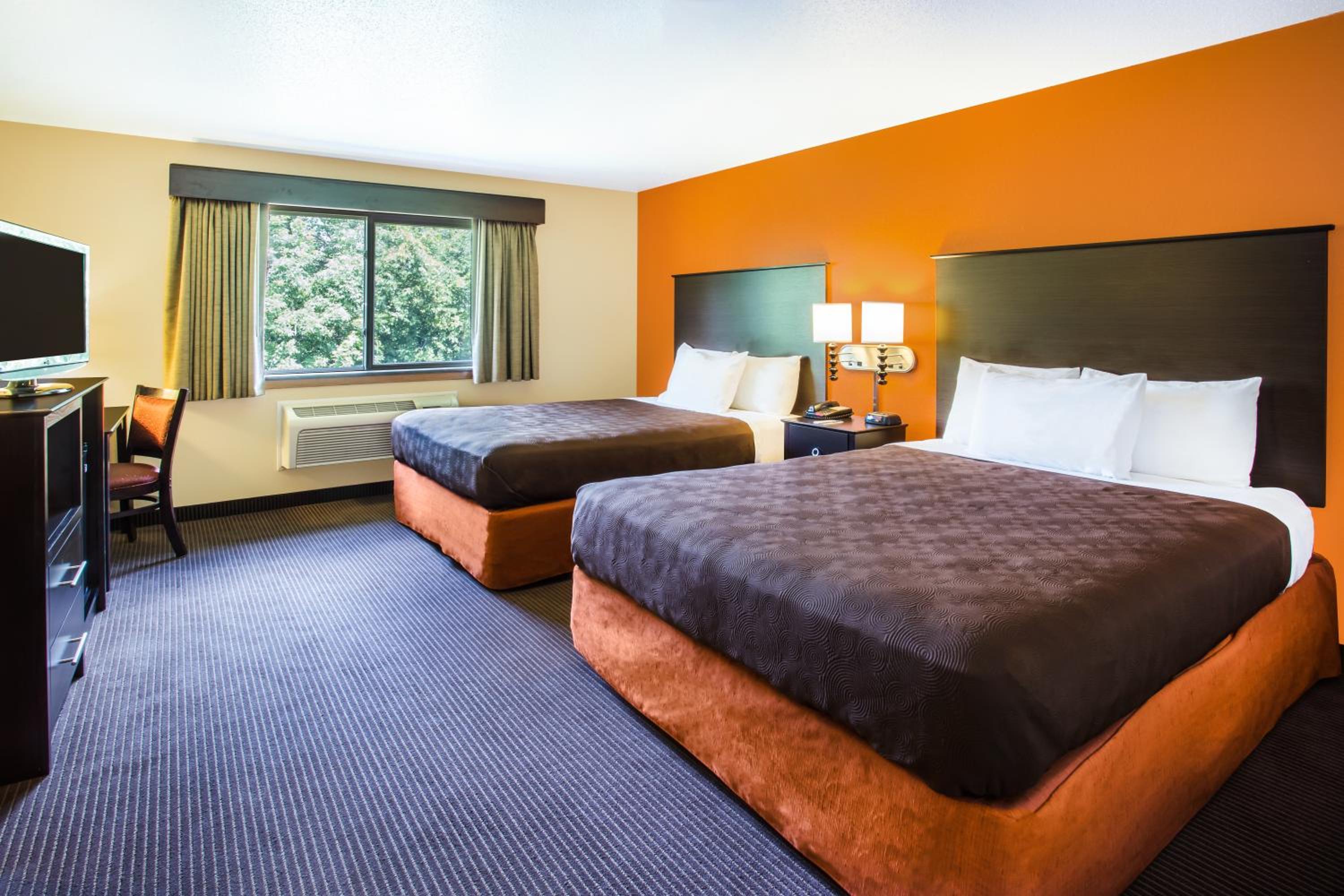 Queen Room with Two Queen Beds - Non-Smoking photo 1