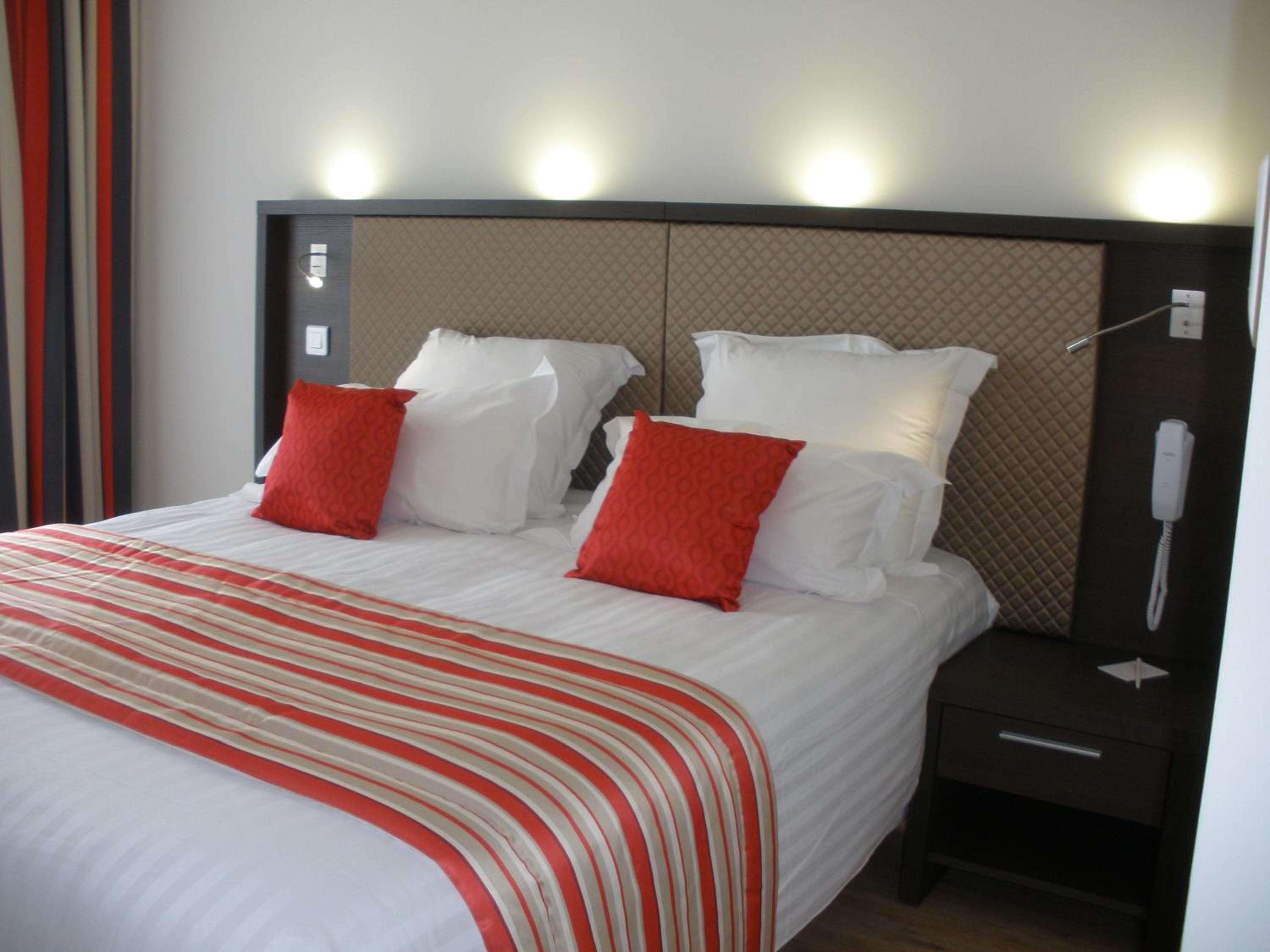 Double or Twin Room with Sea View