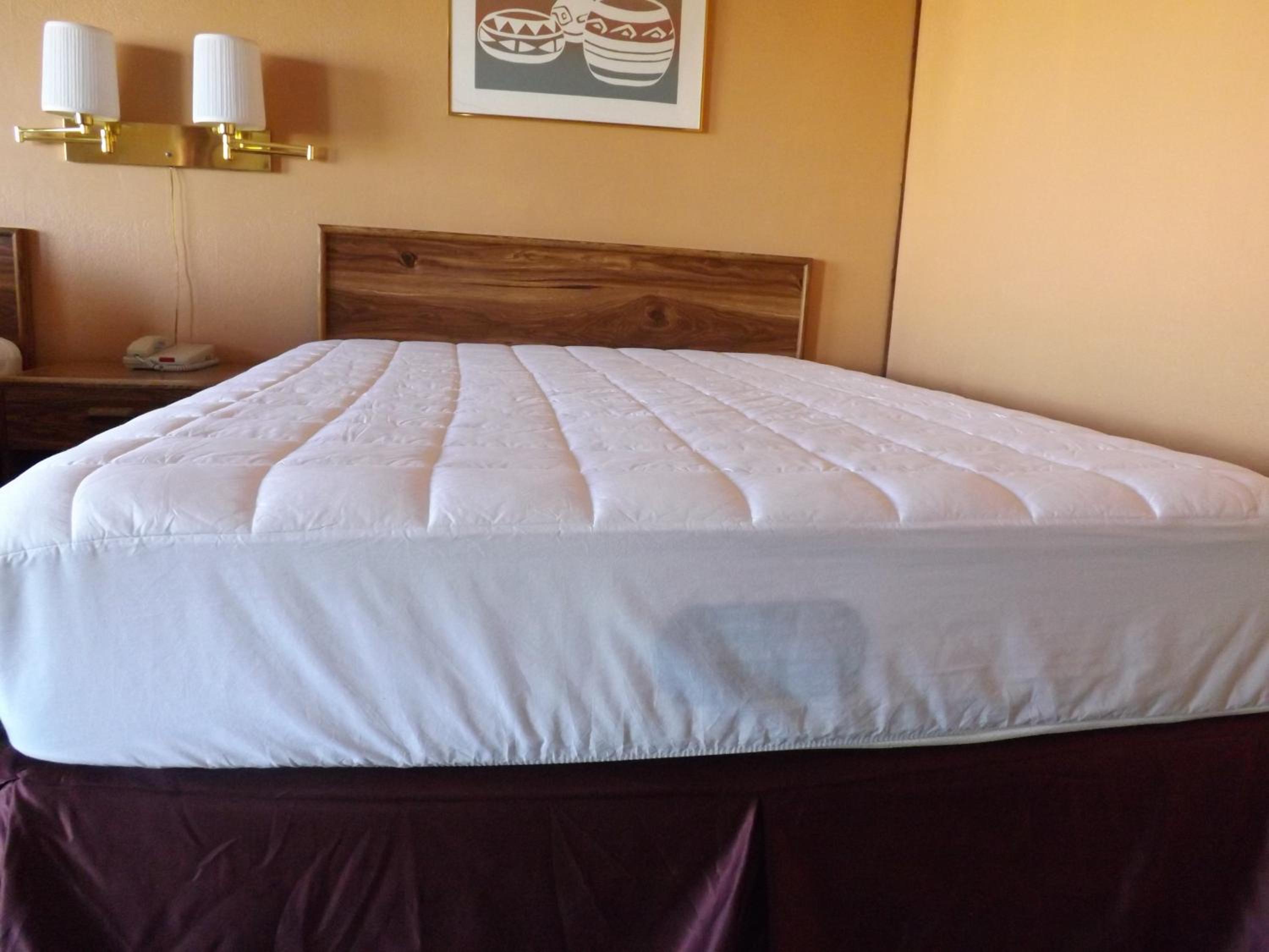 Queen Room with Two Queen Beds photo 2