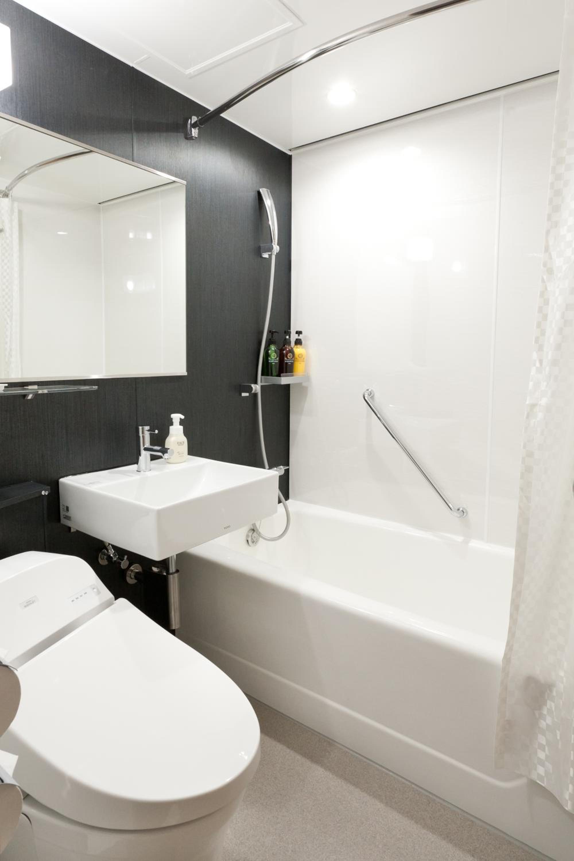 Double Room - Non-Smoking thumbnail 5