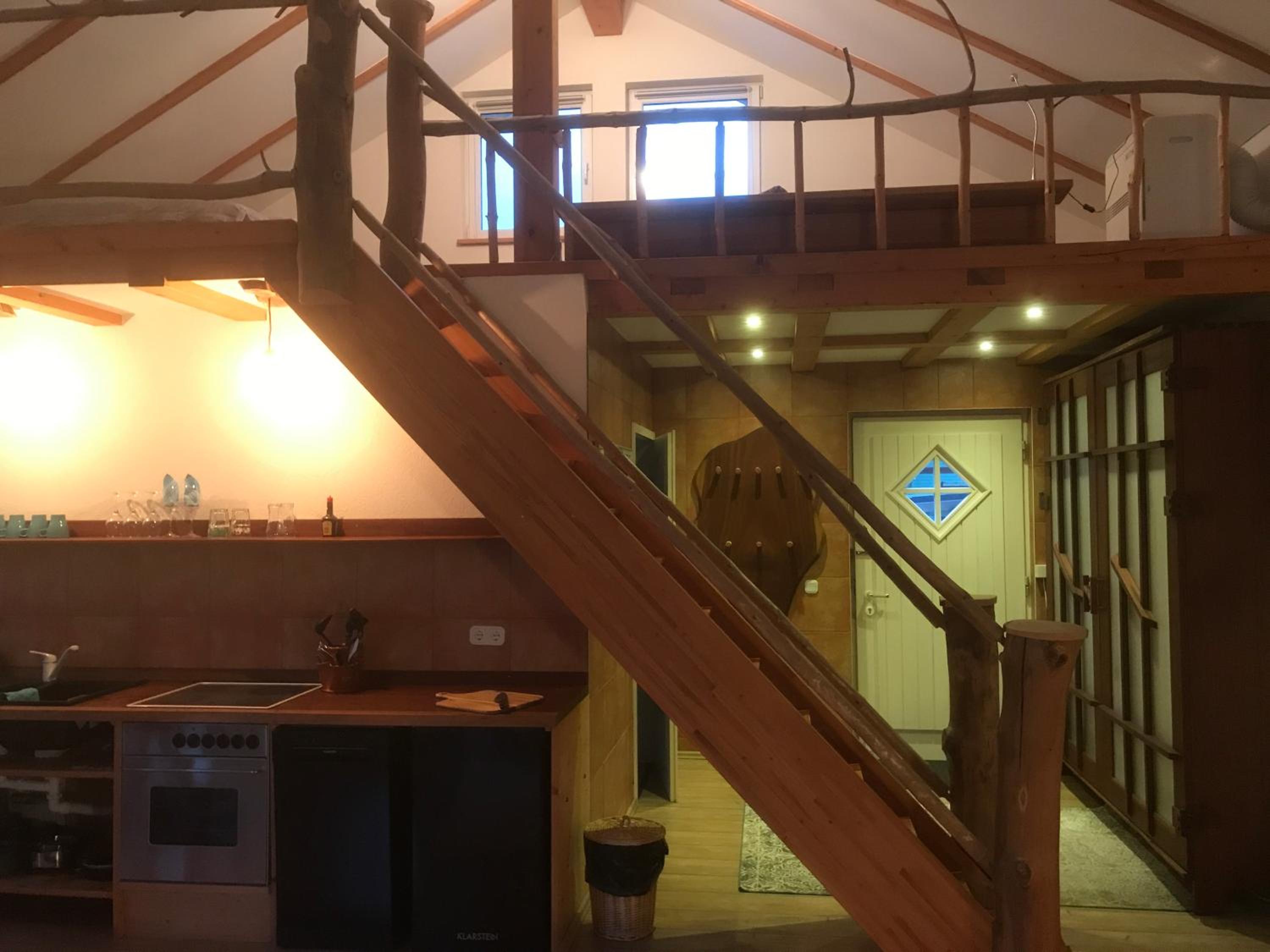 Studio Apartment - Photo 15