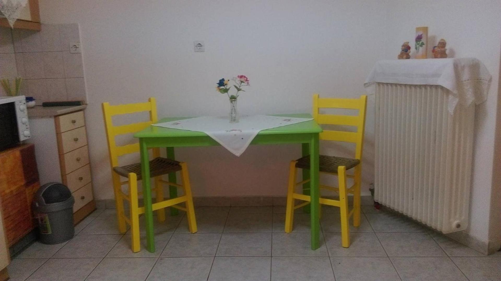 Studio Apartment - Photo 12