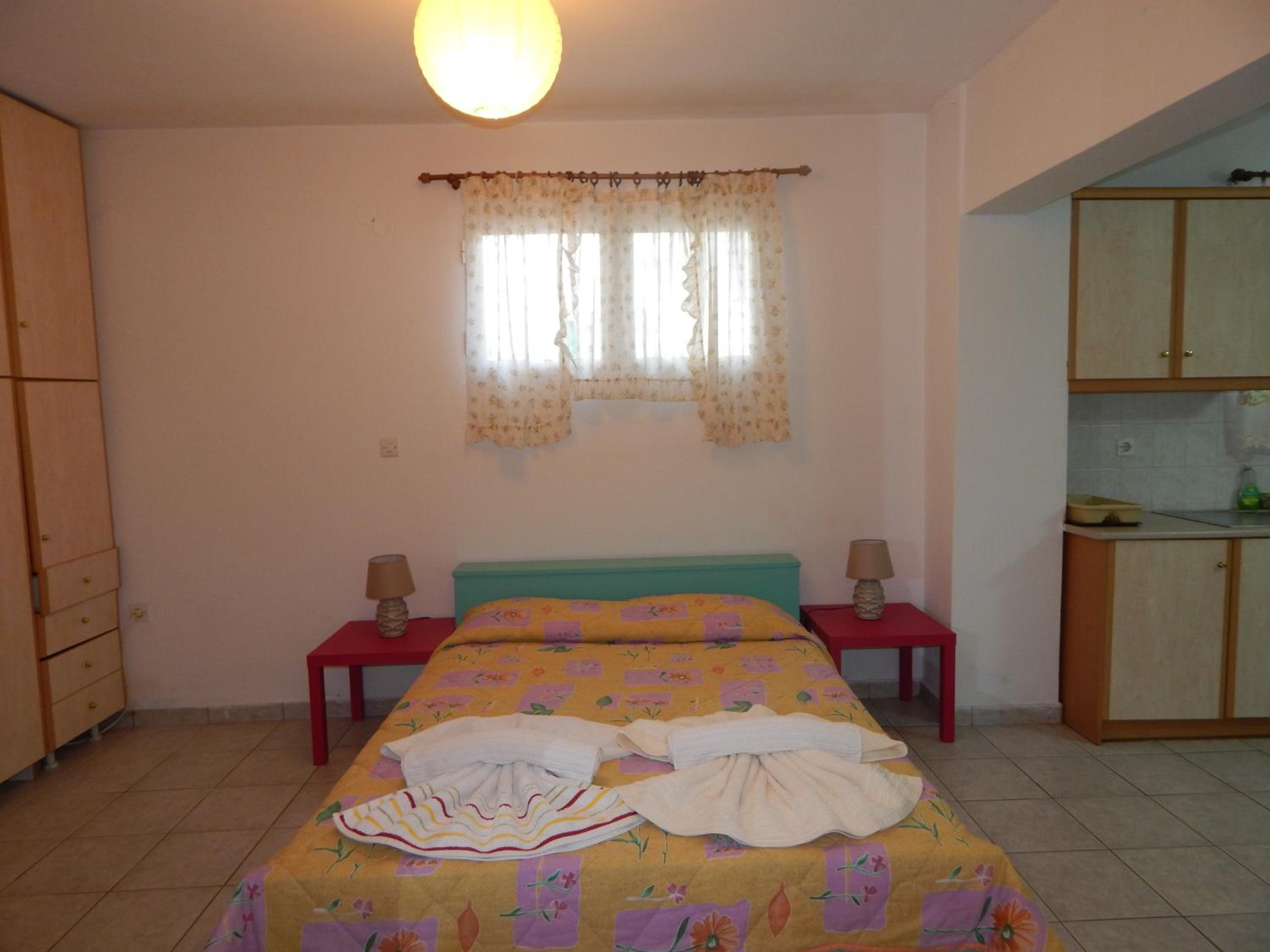 Studio Apartment - Photo 7