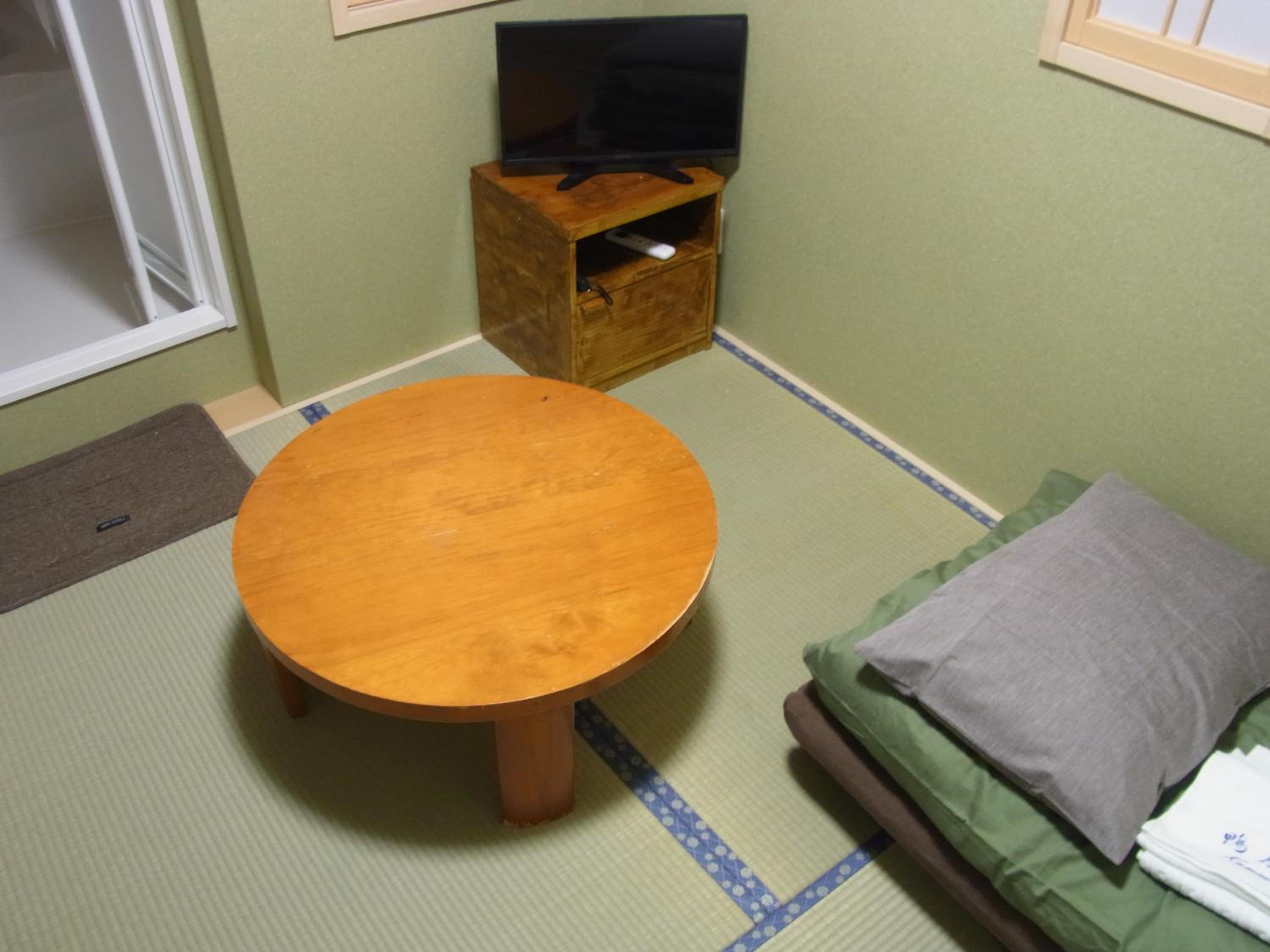 Single Room with Bathroom photo 3
