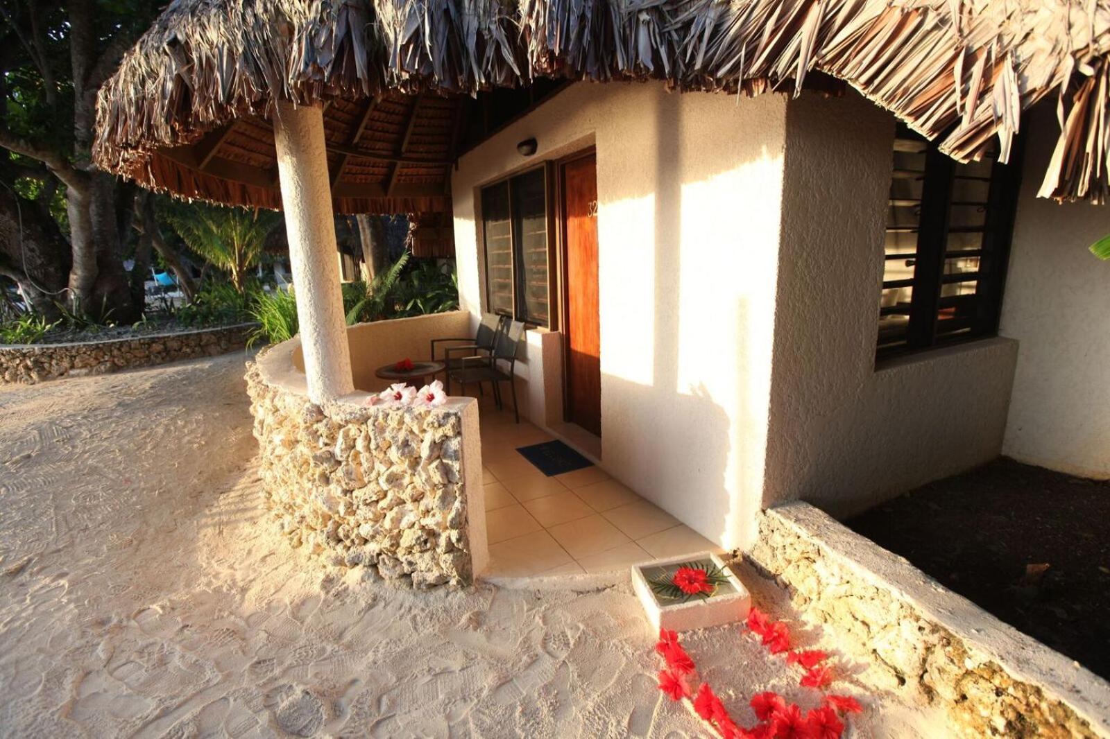Bungalow with Garden View - Photo 4