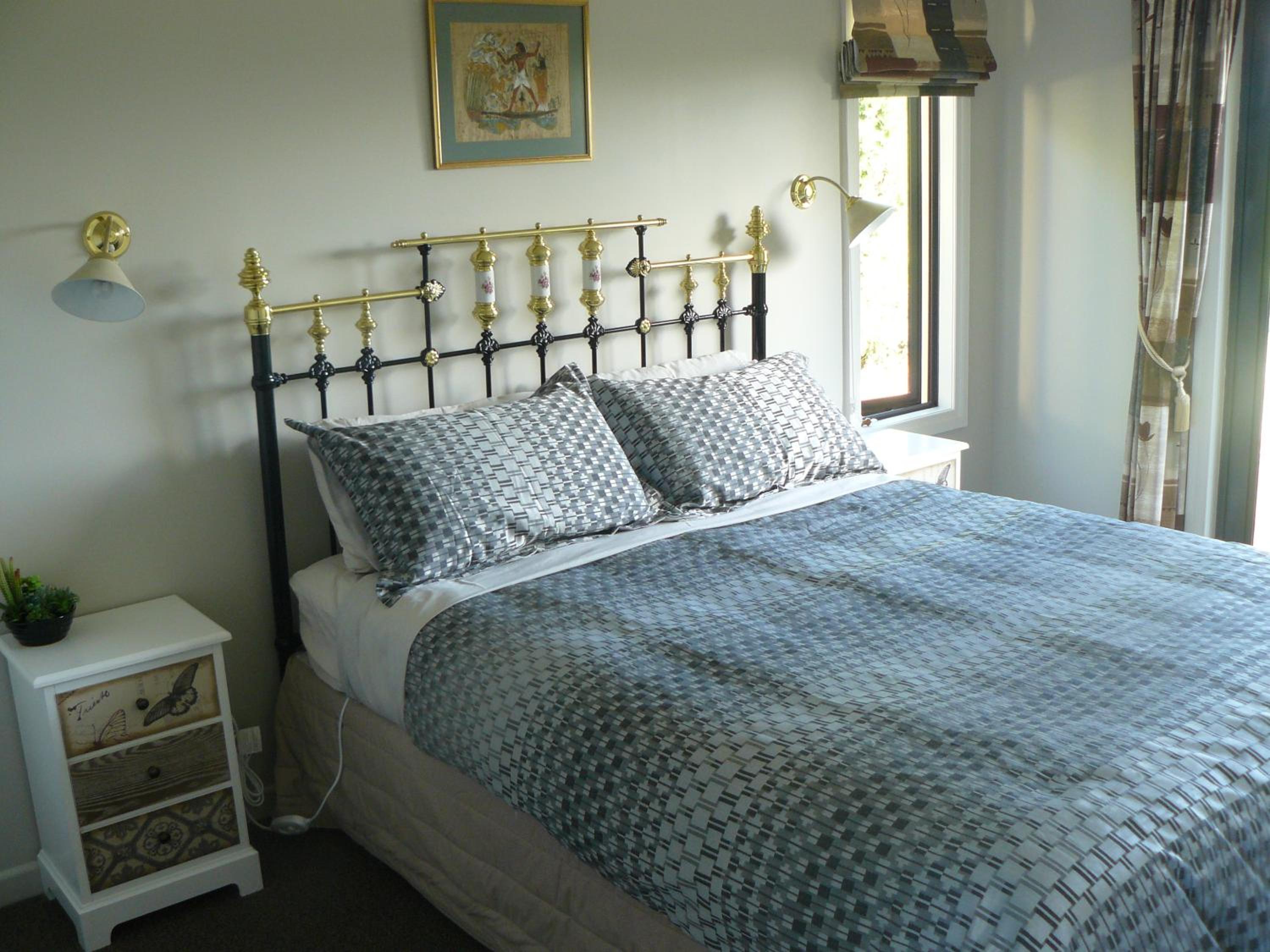 Queen Room with Garden View