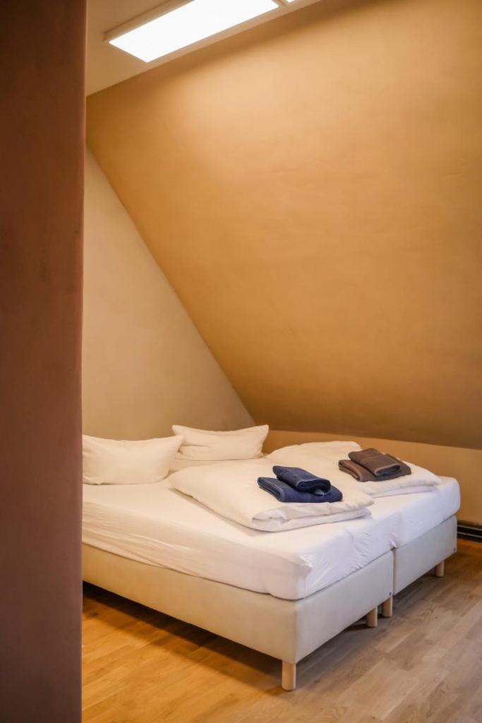 Two-Bedroom Apartment - Photo 5