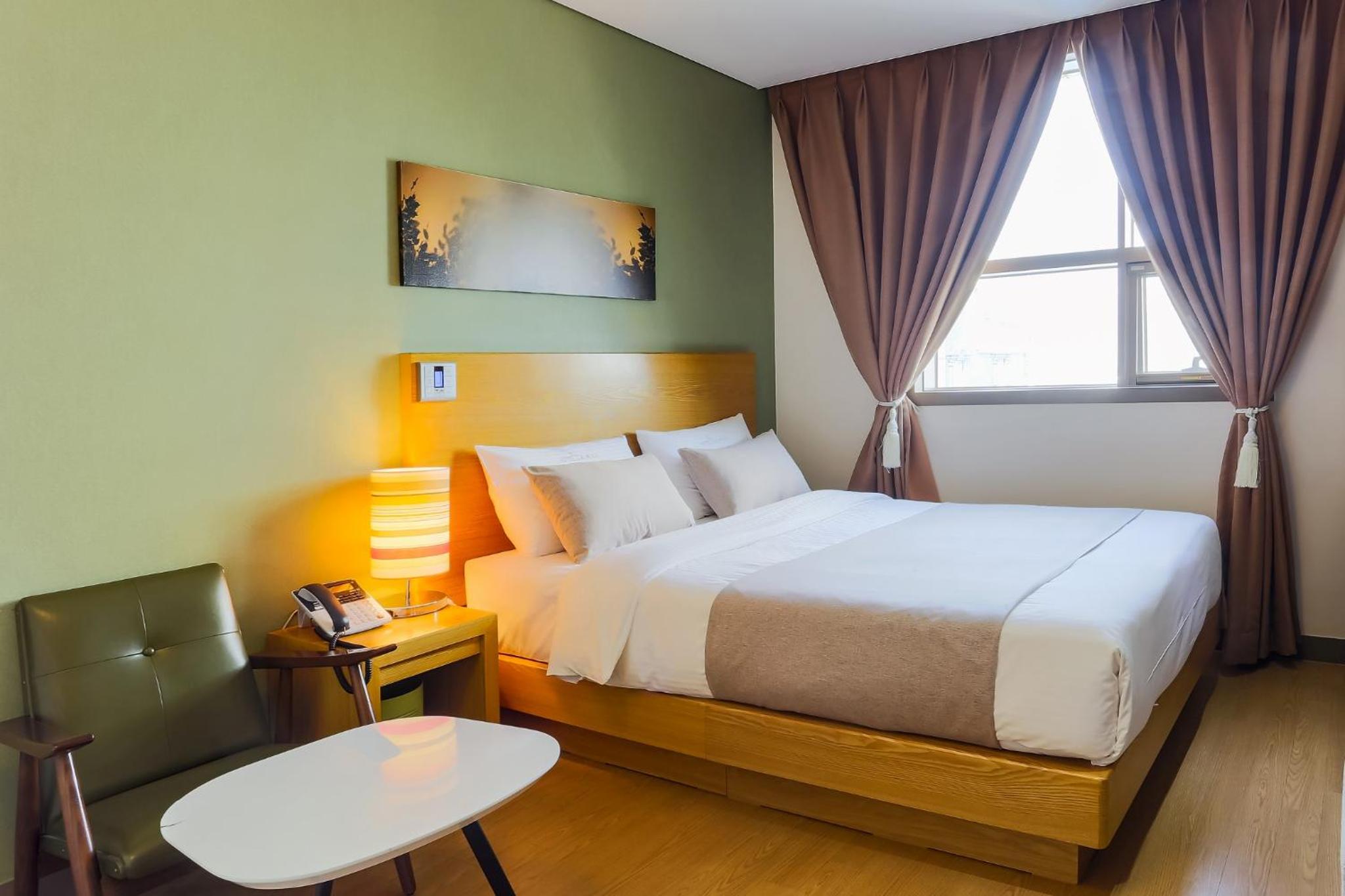 Business Double Room - Photo 3