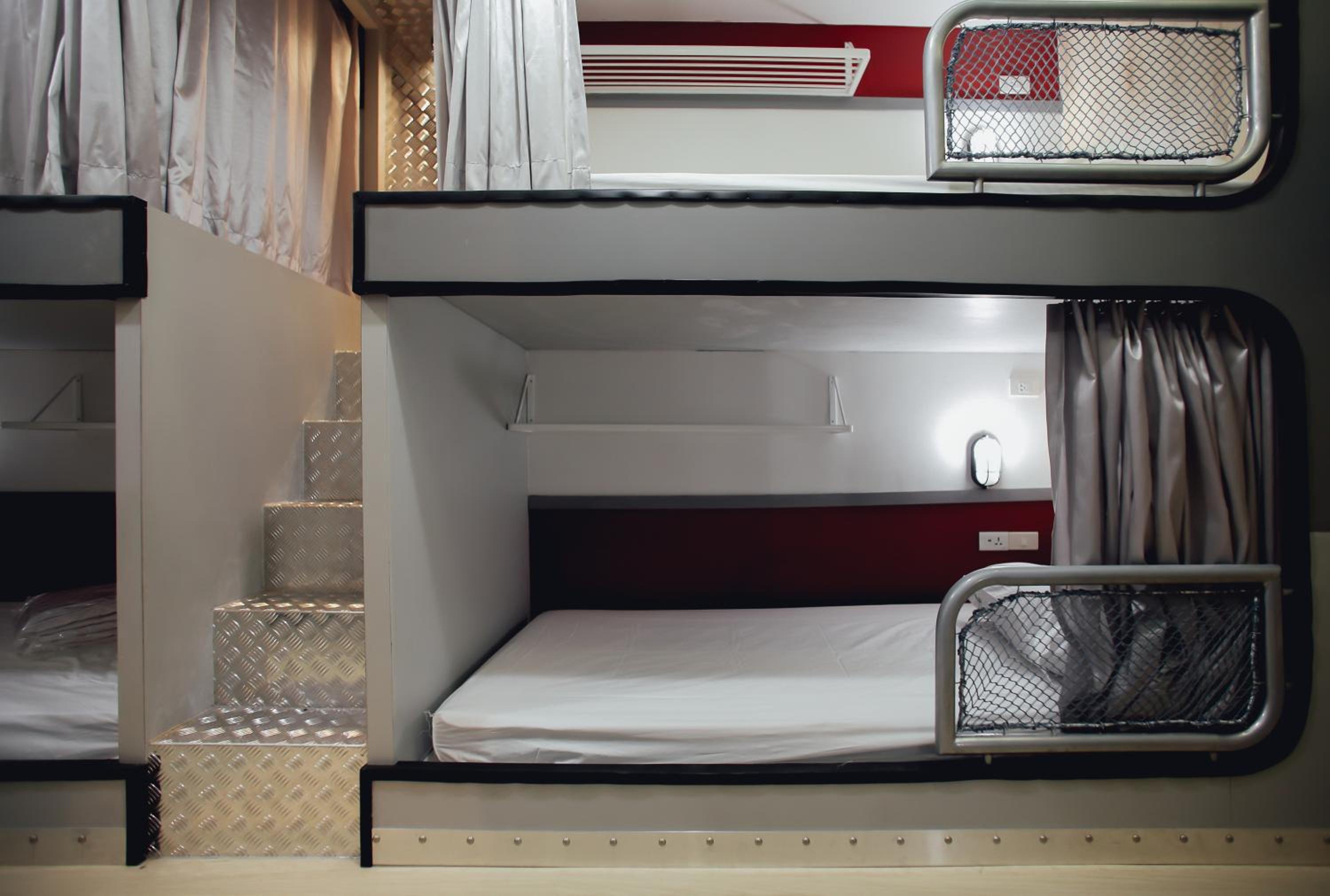 Bed in 8-Bed Mixed Dormitory Room photo 2