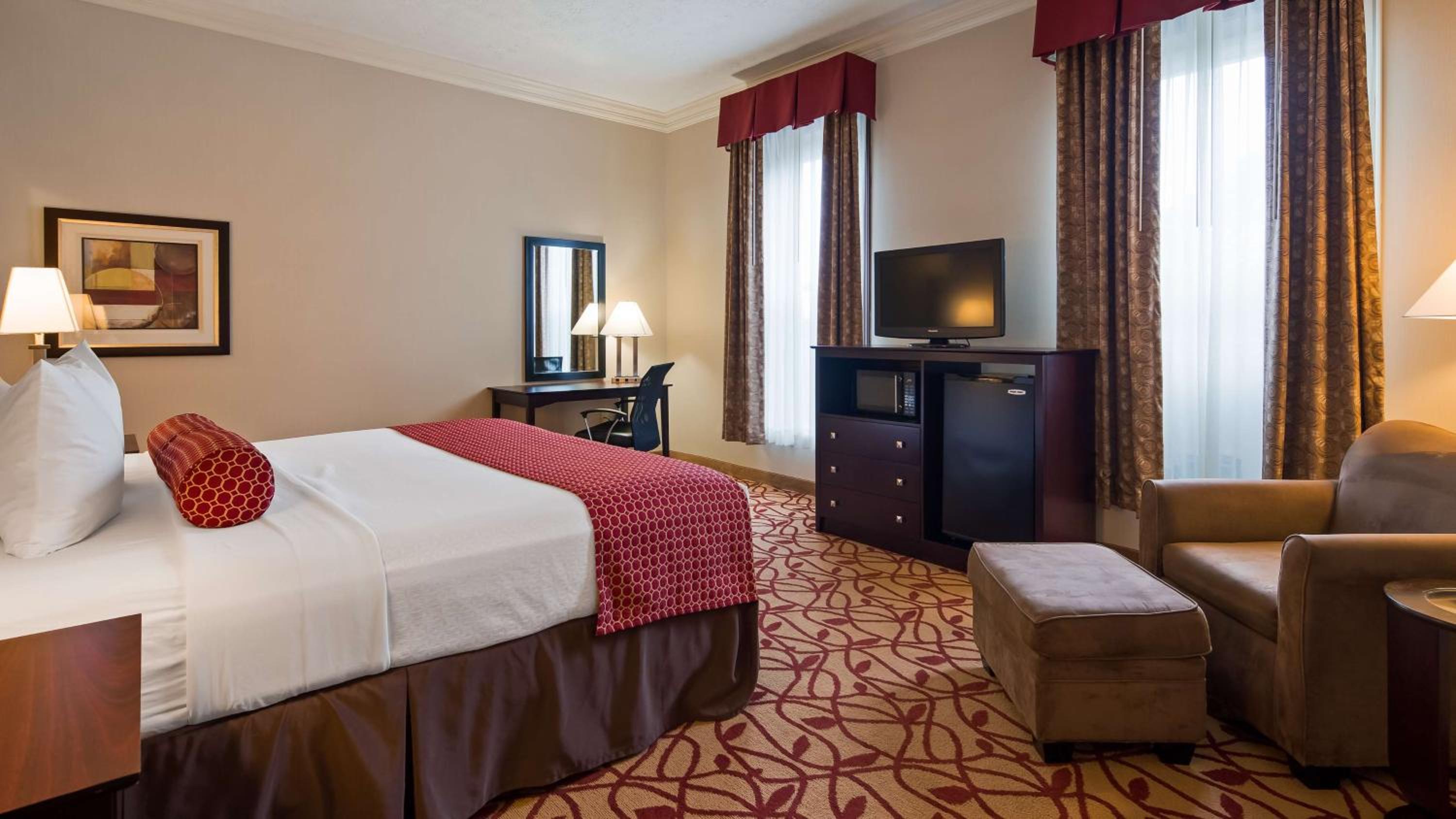 King Room - Non-Smoking - Photo 5