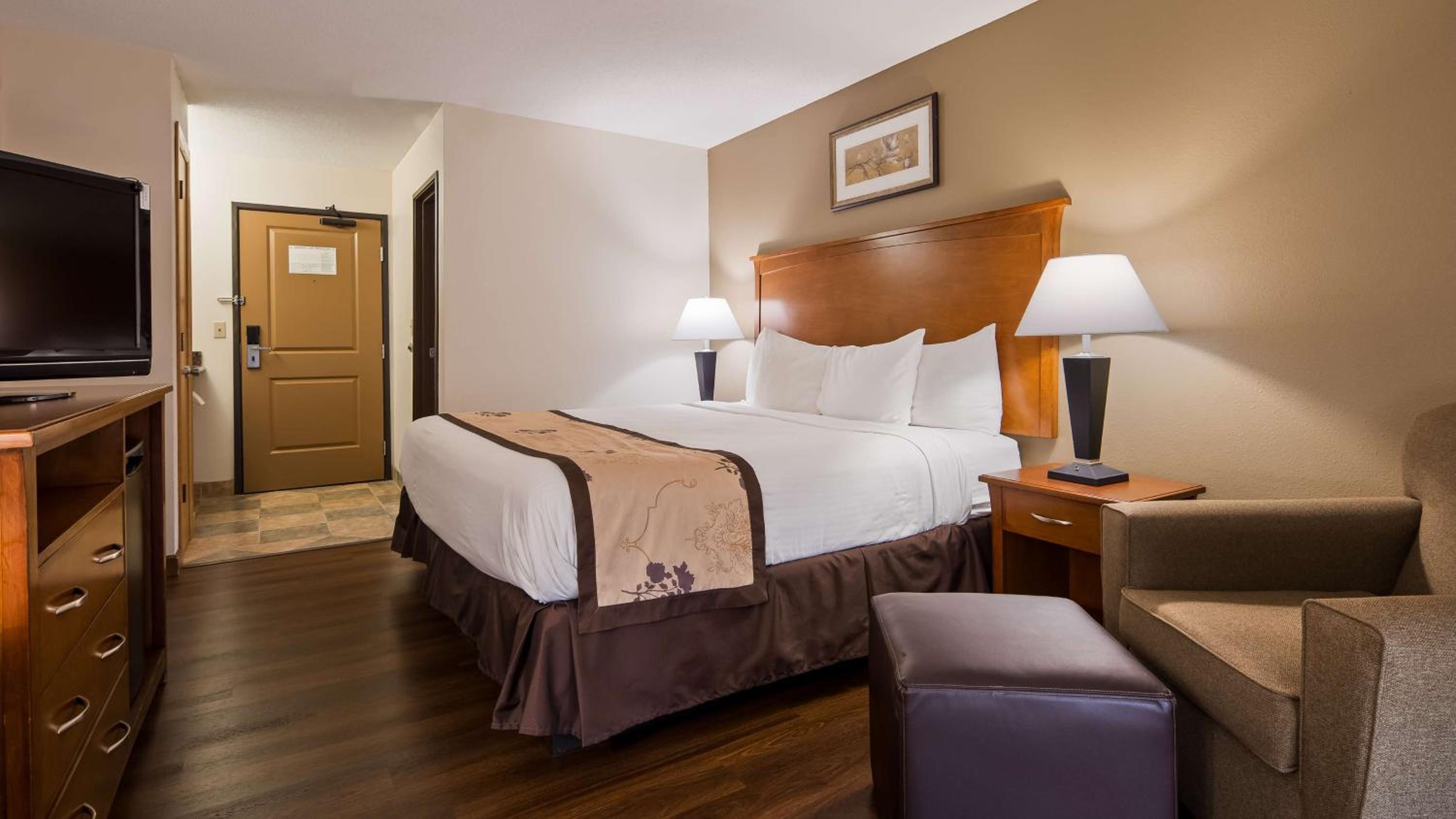 King Room - Non-Smoking - Photo 3