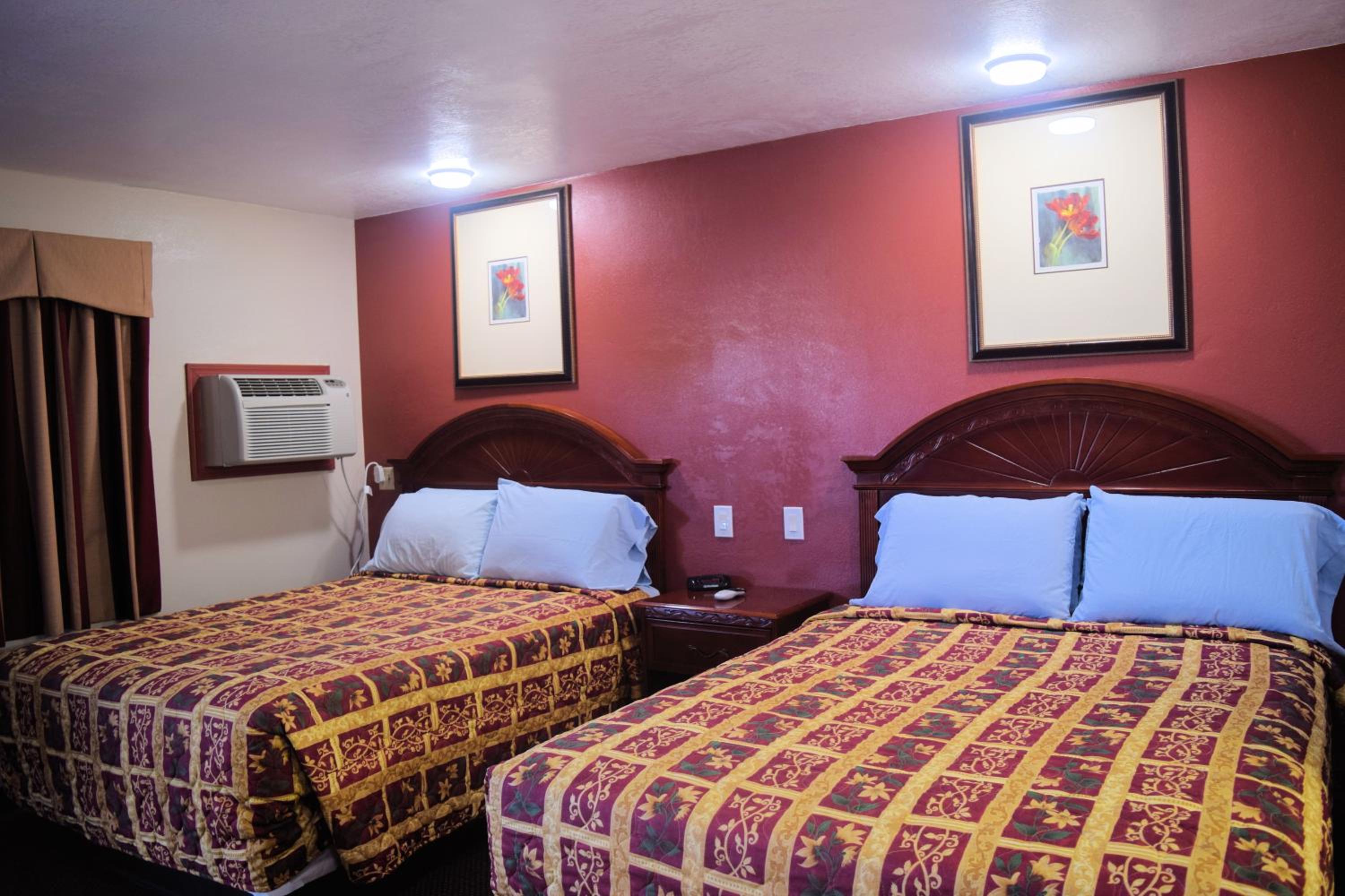 Standard Queen Room photo 1