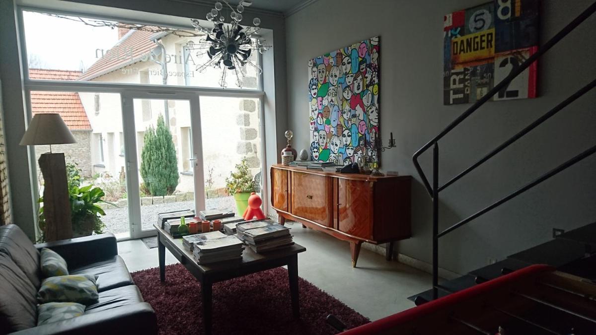 Large Double Room - Photo 6