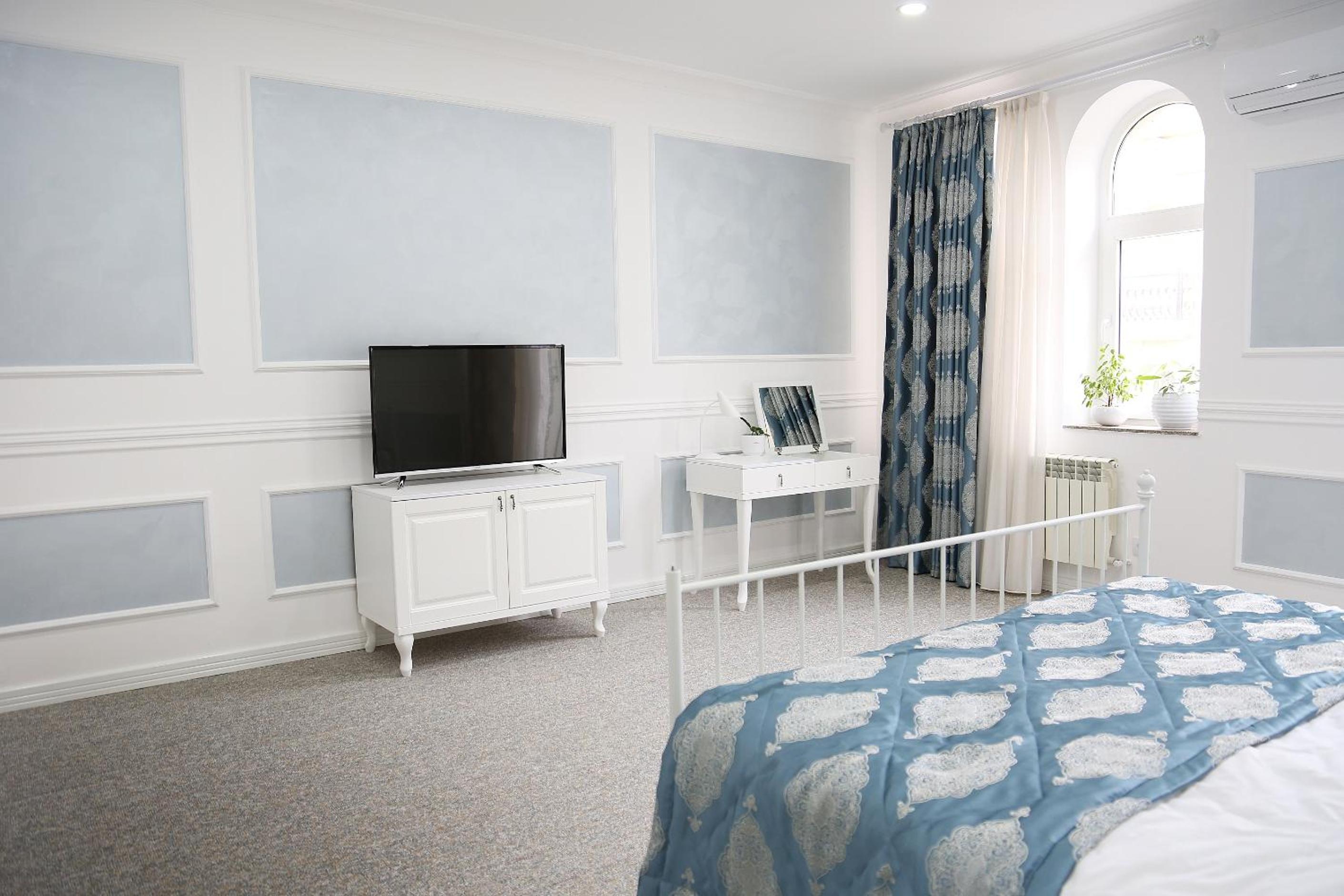 Deluxe Double Room (2 Adults + 1 Child) photo 1