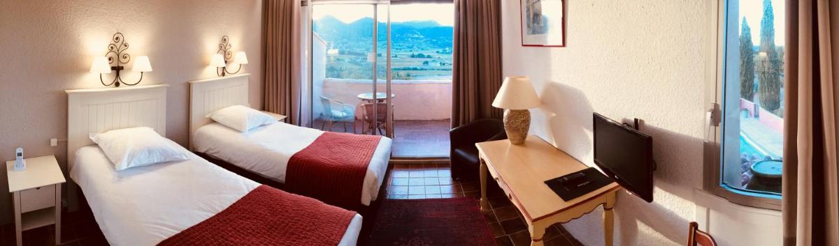 Double Room with Balcony - Panoramic View photo 2