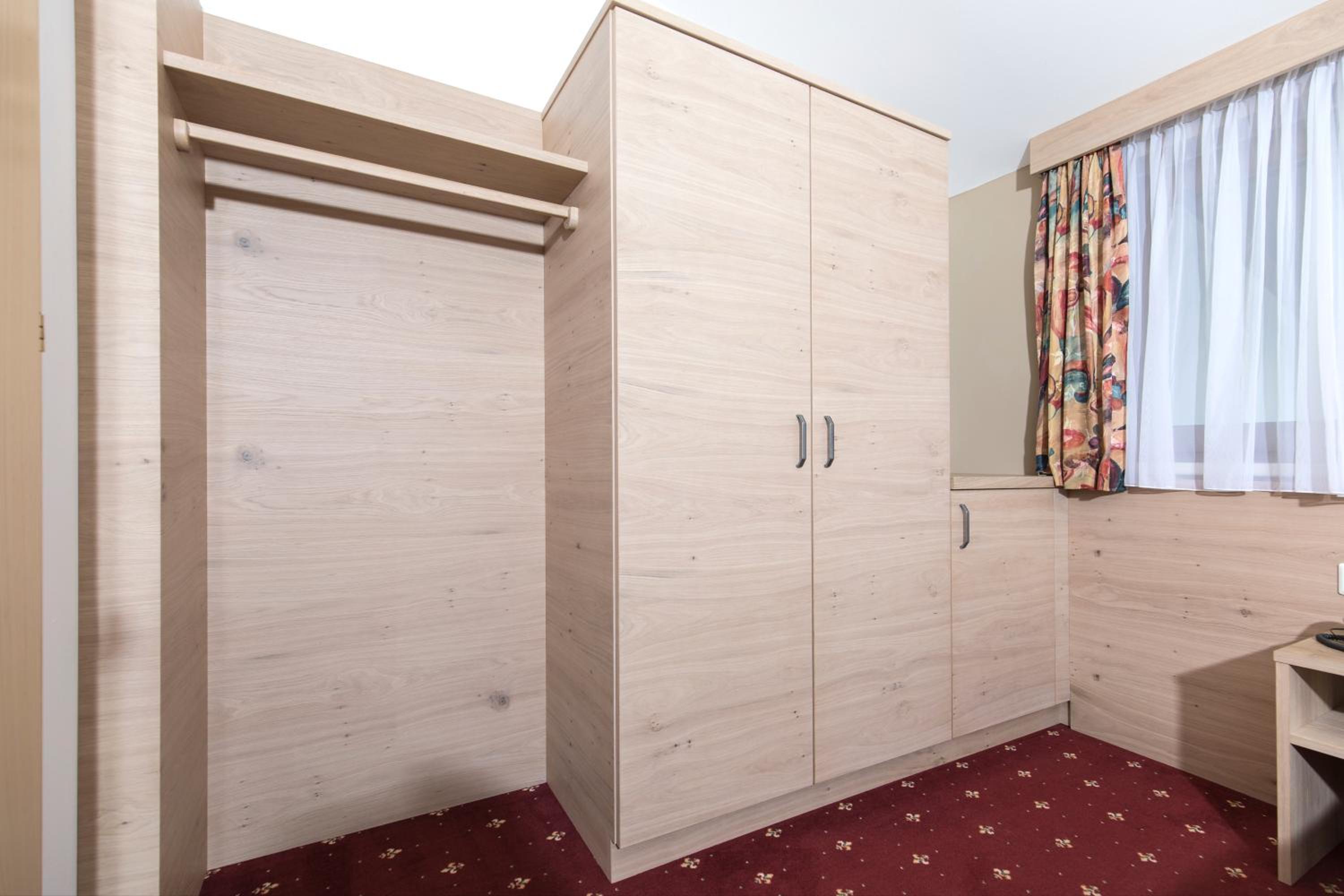 Double or Twin Room photo 3