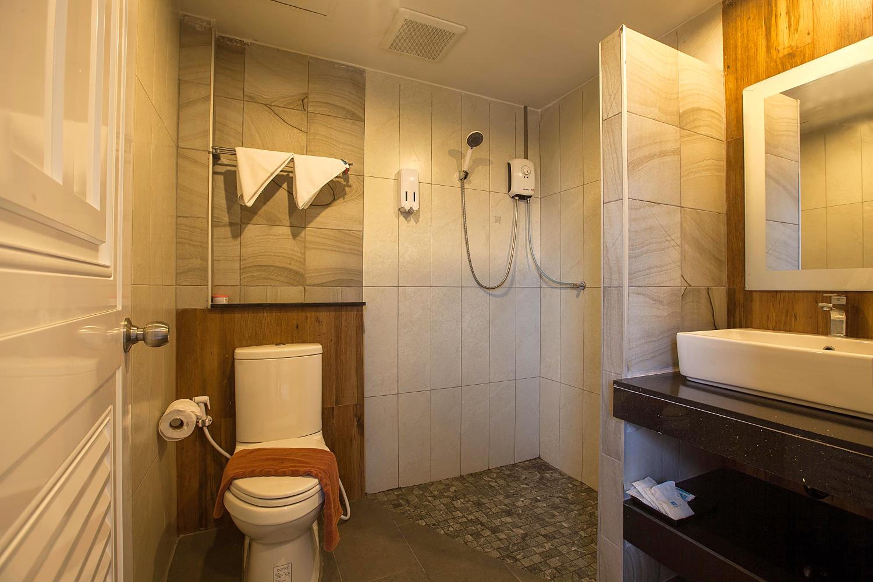 Deluxe Twin Room With Sea View photo 2