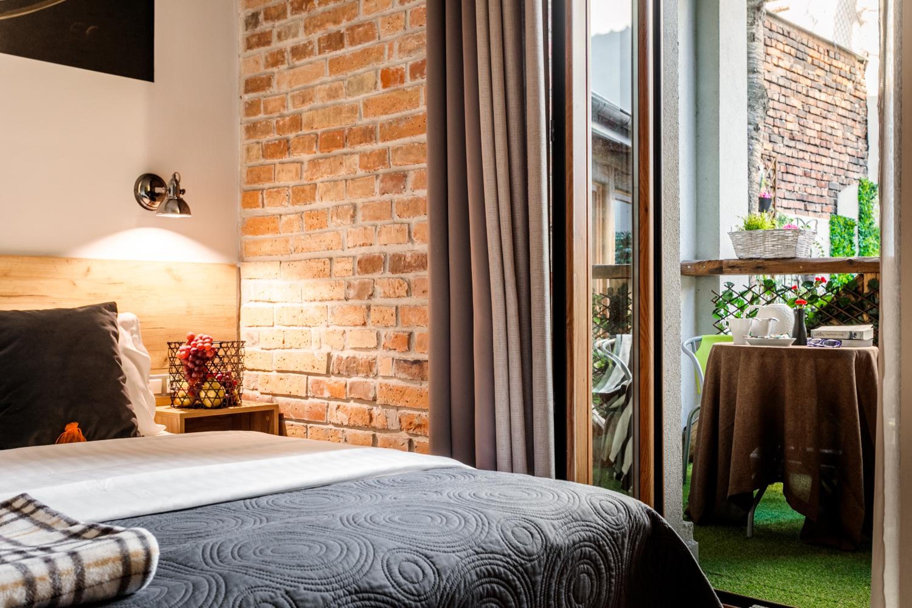 Deluxe Double Room with Balcony photo 1