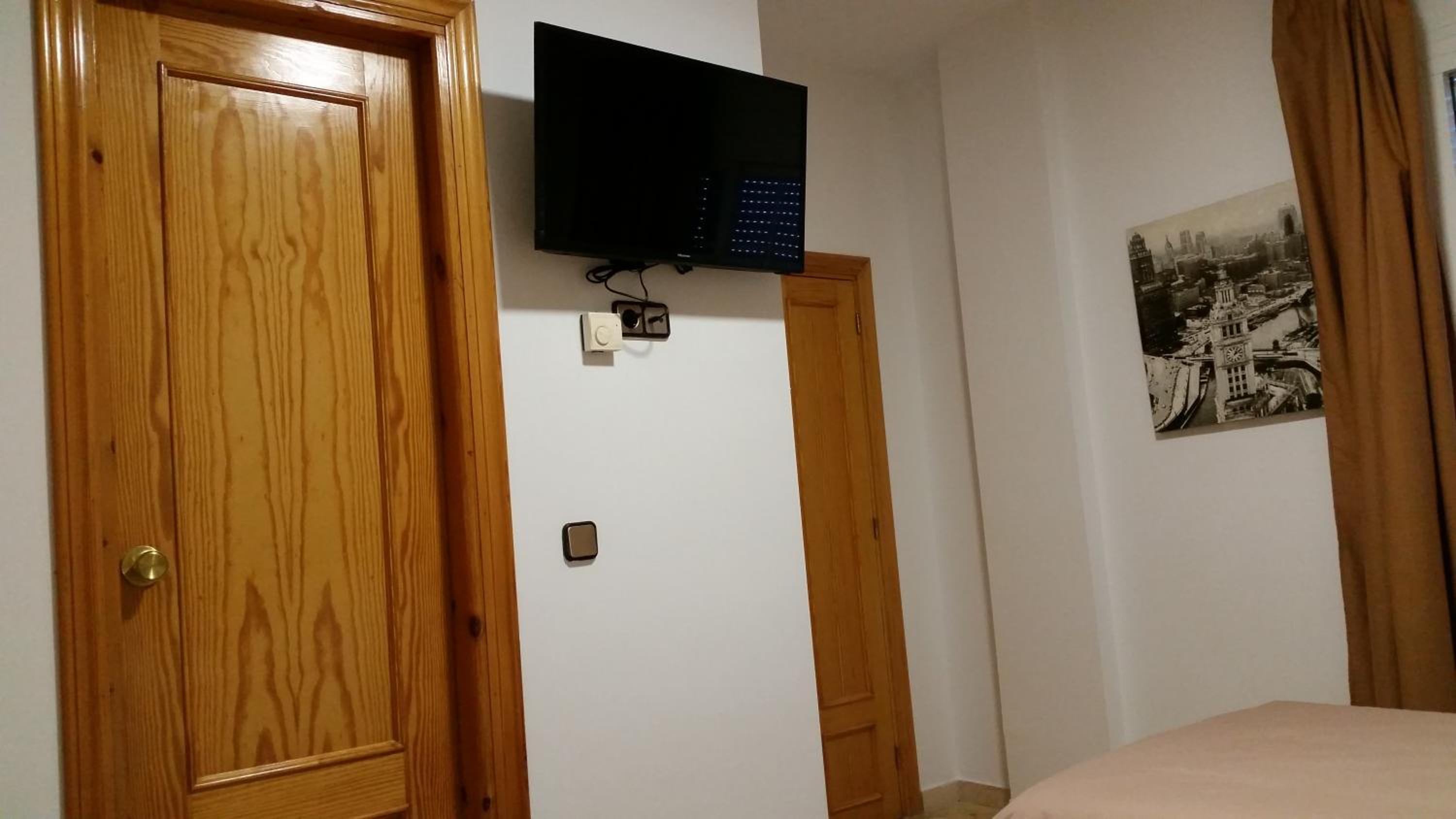 Economy Double or Twin Room photo 3