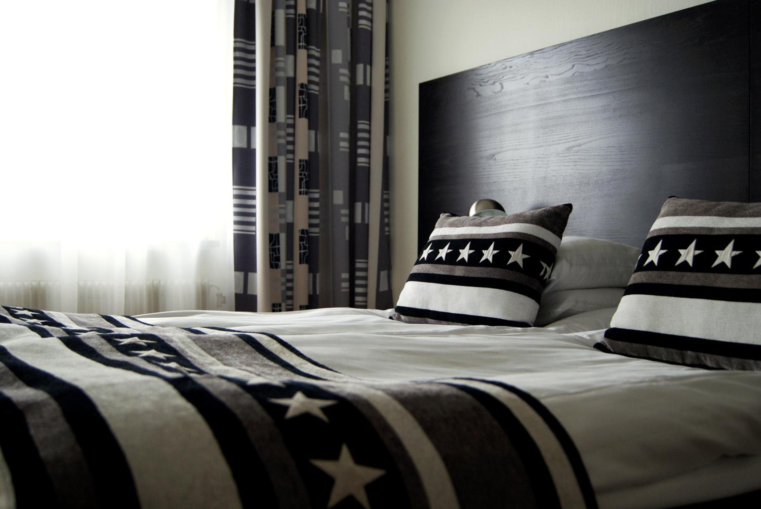Standard Double Room with Balcony and Lake View - Photo 1