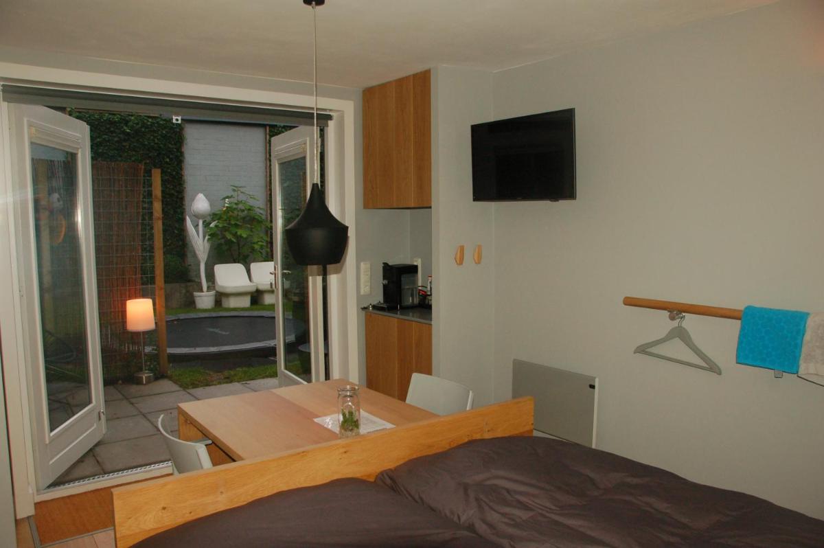 Deluxe Double Room with Shower photo 3
