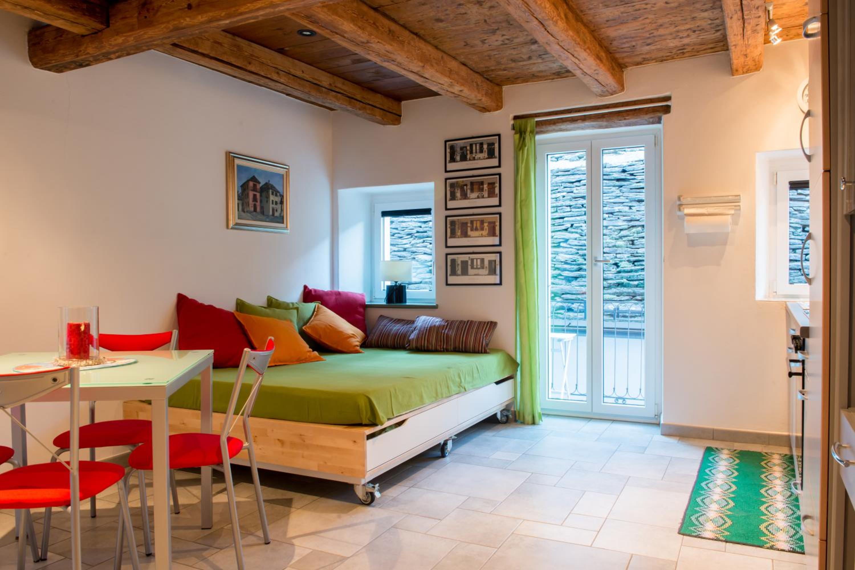 Studio Apartment photo 1