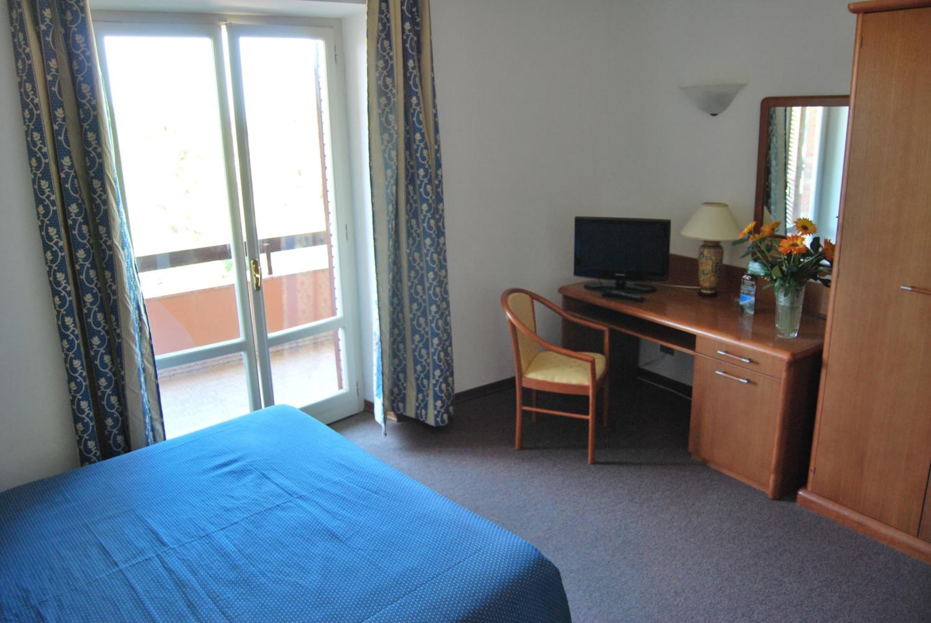 Classic Triple Room - Photo 1