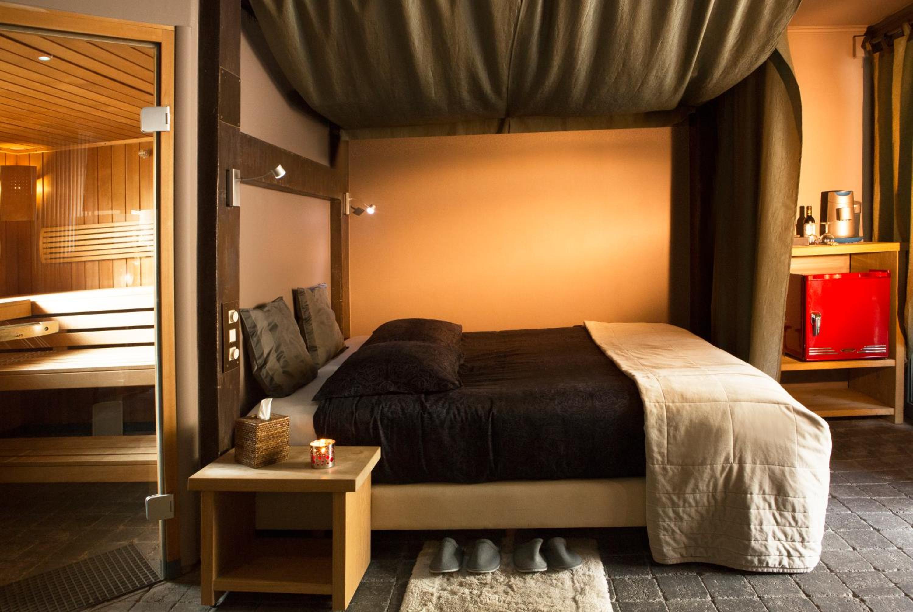 Double Room with Spa Bath photo 1