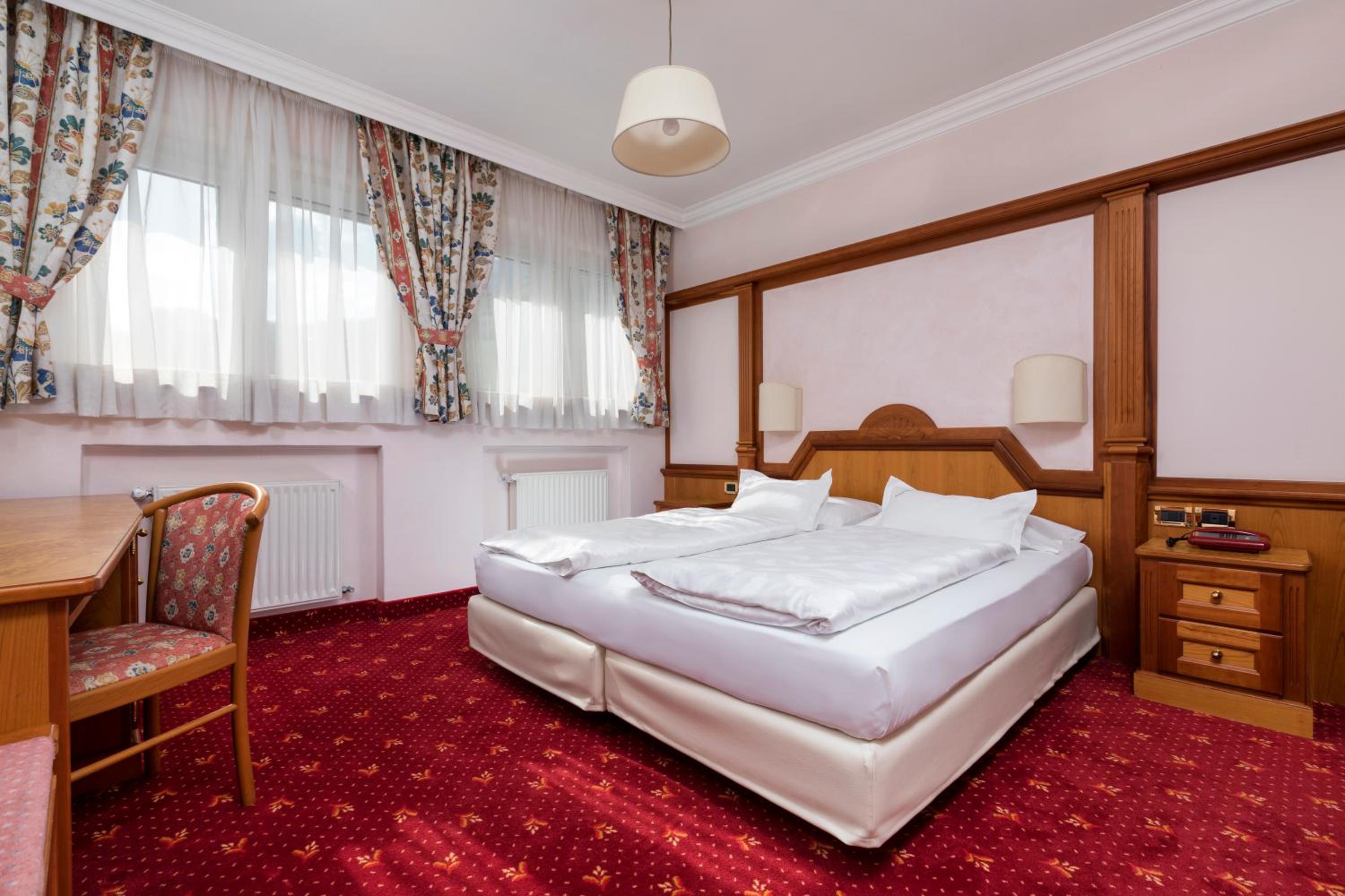 Basic Double or Twin Room photo 1