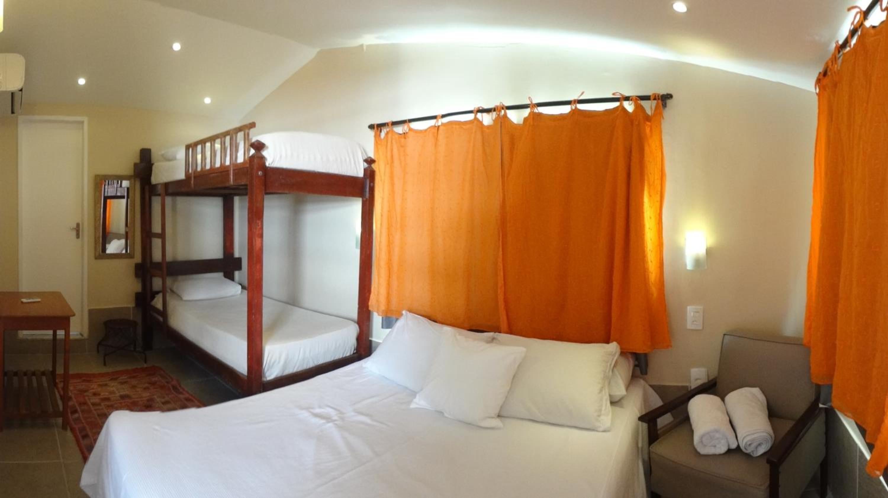 Quadruple Room with Private Bathroom photo 1