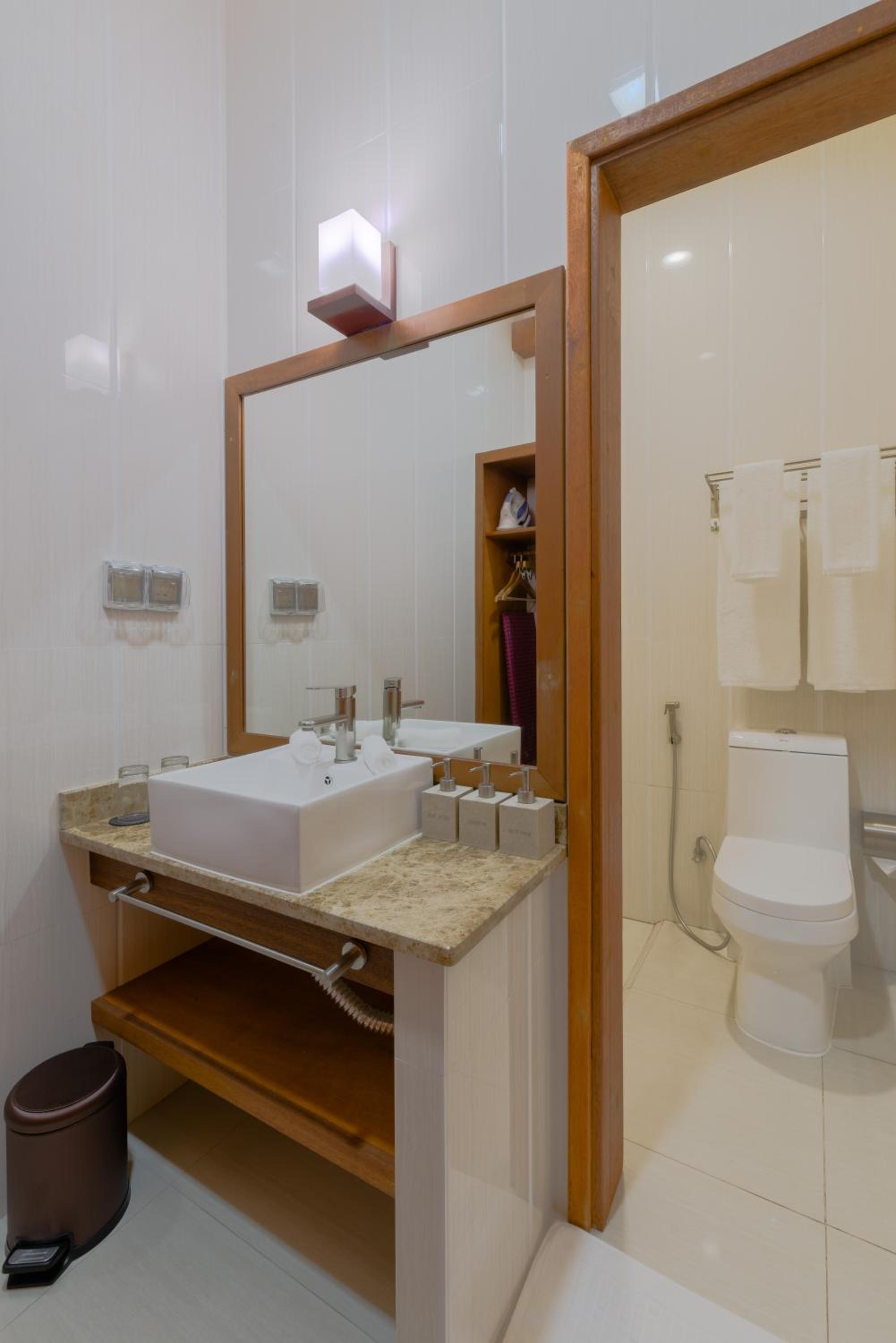 Superior Double or Twin Room with Garden View - Photo 9