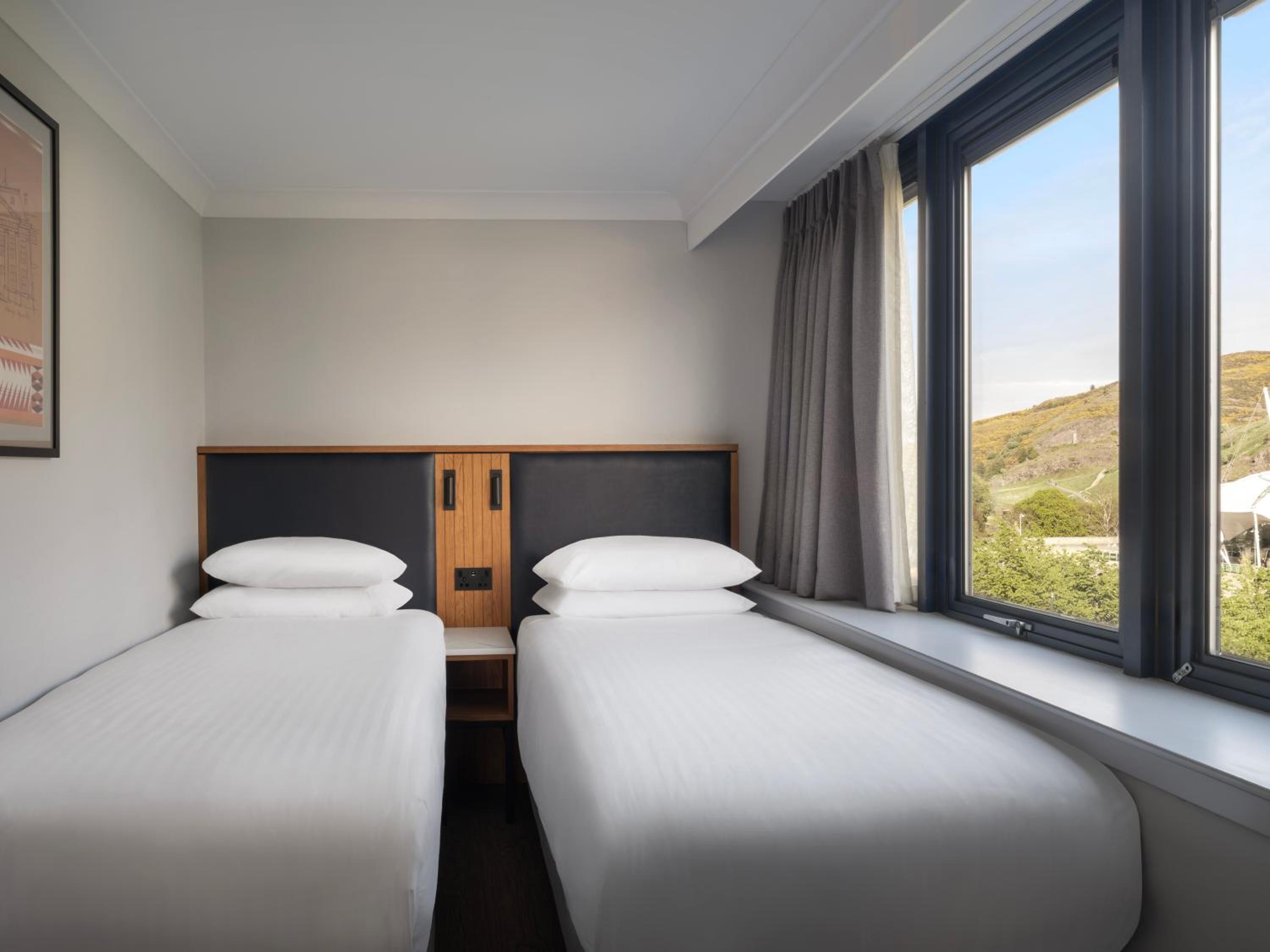 Family Queen Room with Two Twin Beds