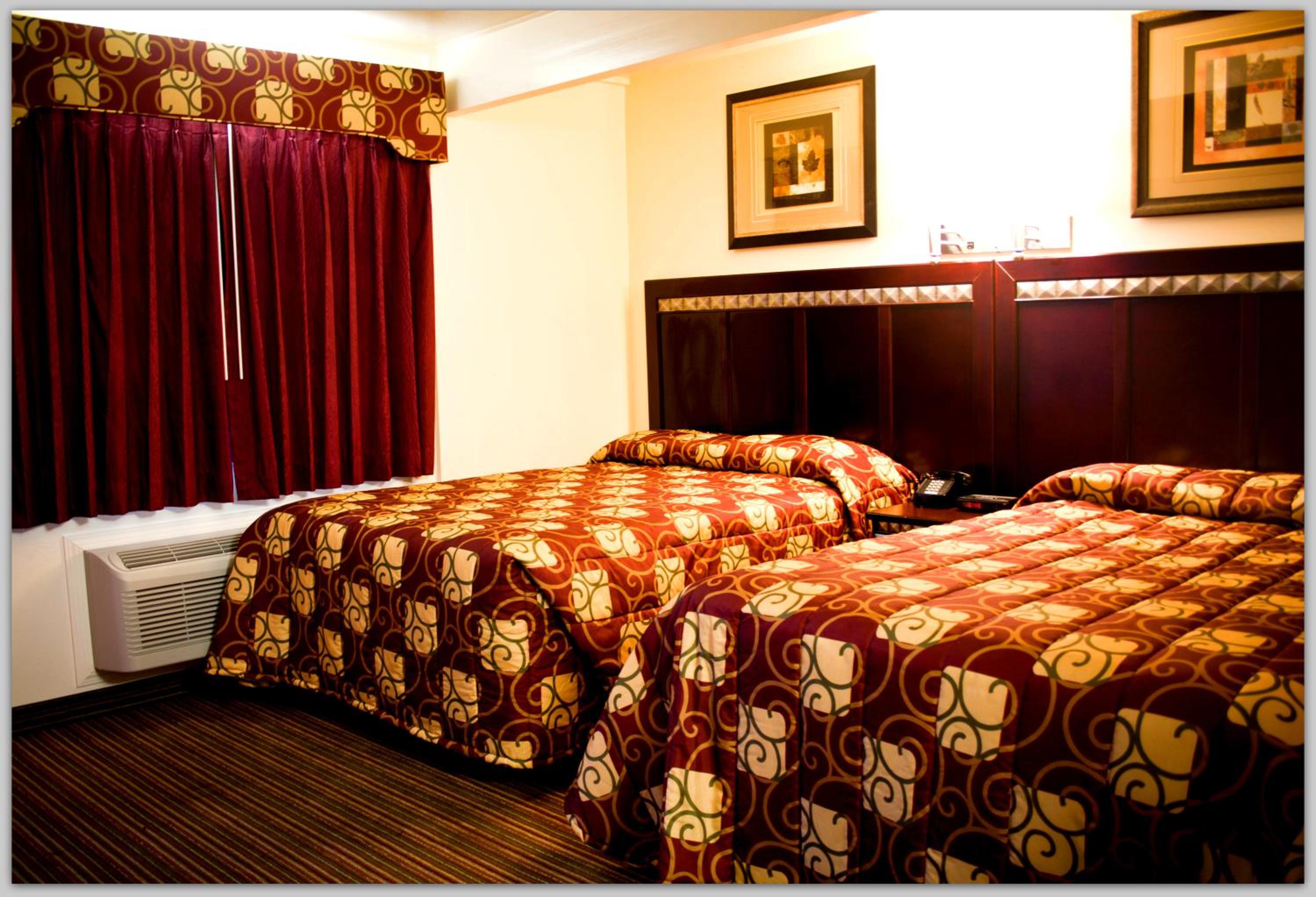 Double Room with Two Double Beds - Photo 1