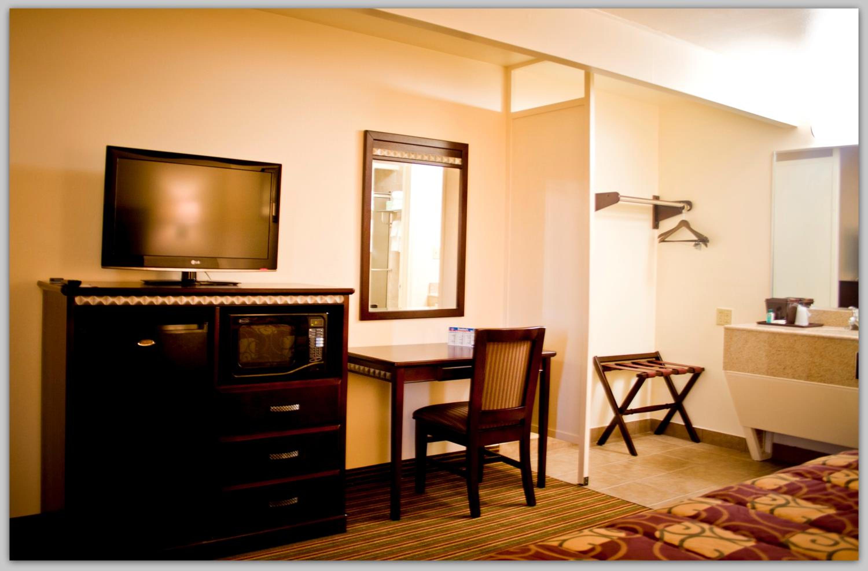 Double Room with Two Double Beds - Photo 3